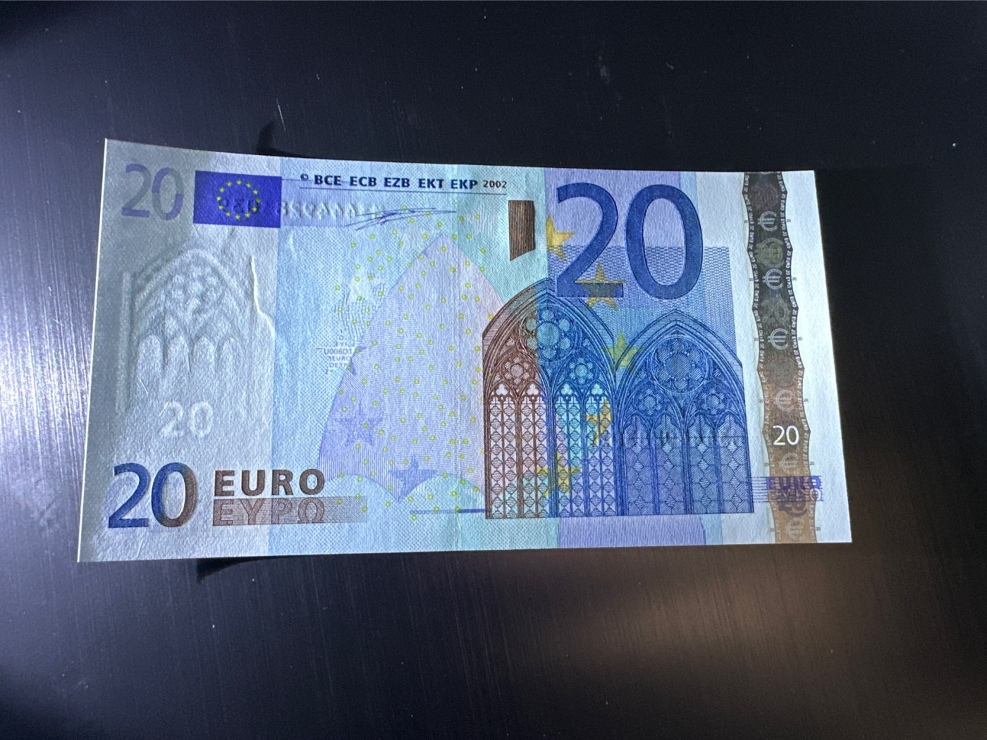 《外钞收藏家》第二百九十一期（荷兰比利时卢森堡欧元专场）（连拍第二场） 2002年20欧元首签，葡萄牙M字冠 全新UNC