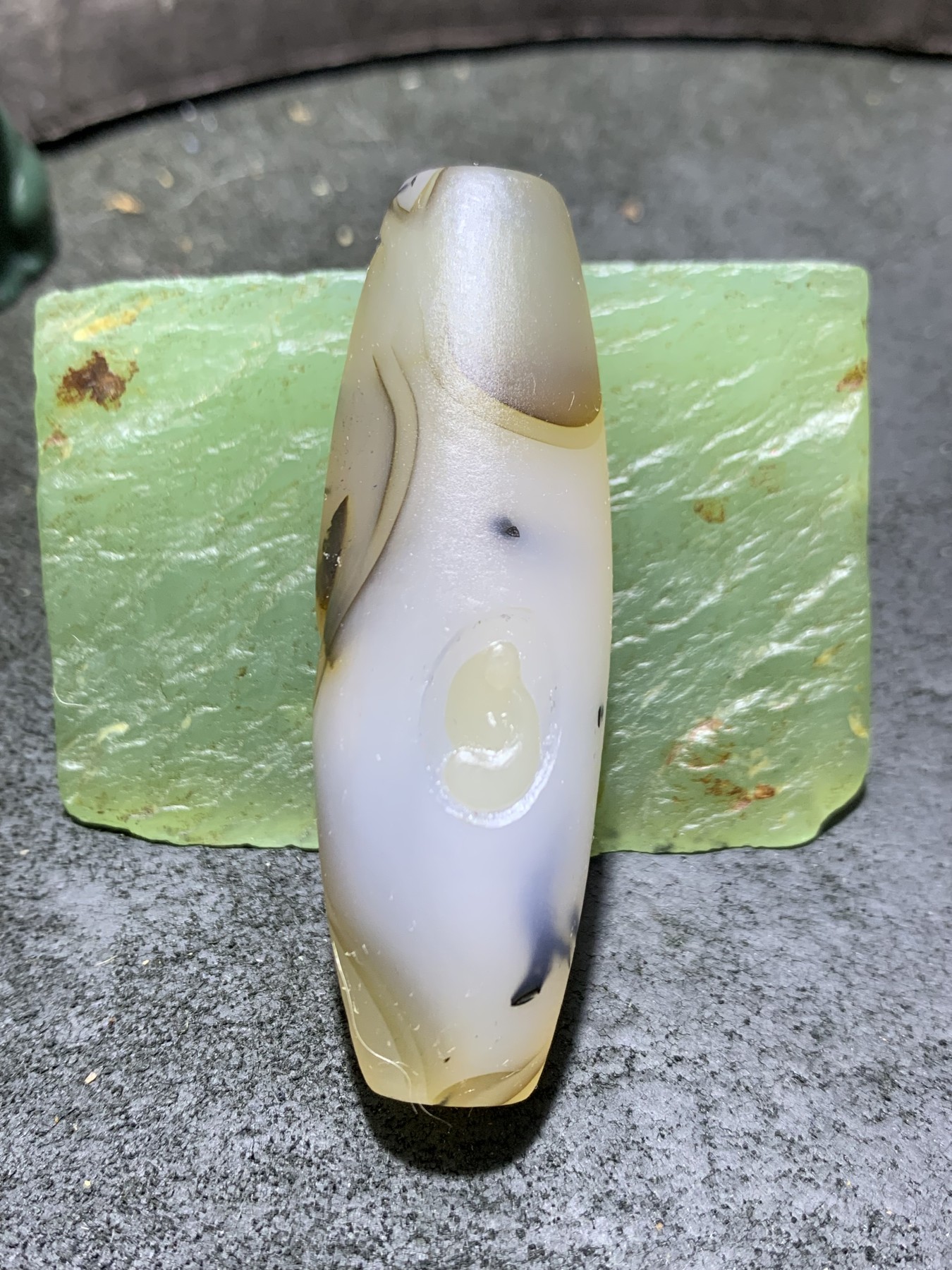 精美高玉化亚光海洋玉髓手工俏色巧雕普度众生大桶珠一个！