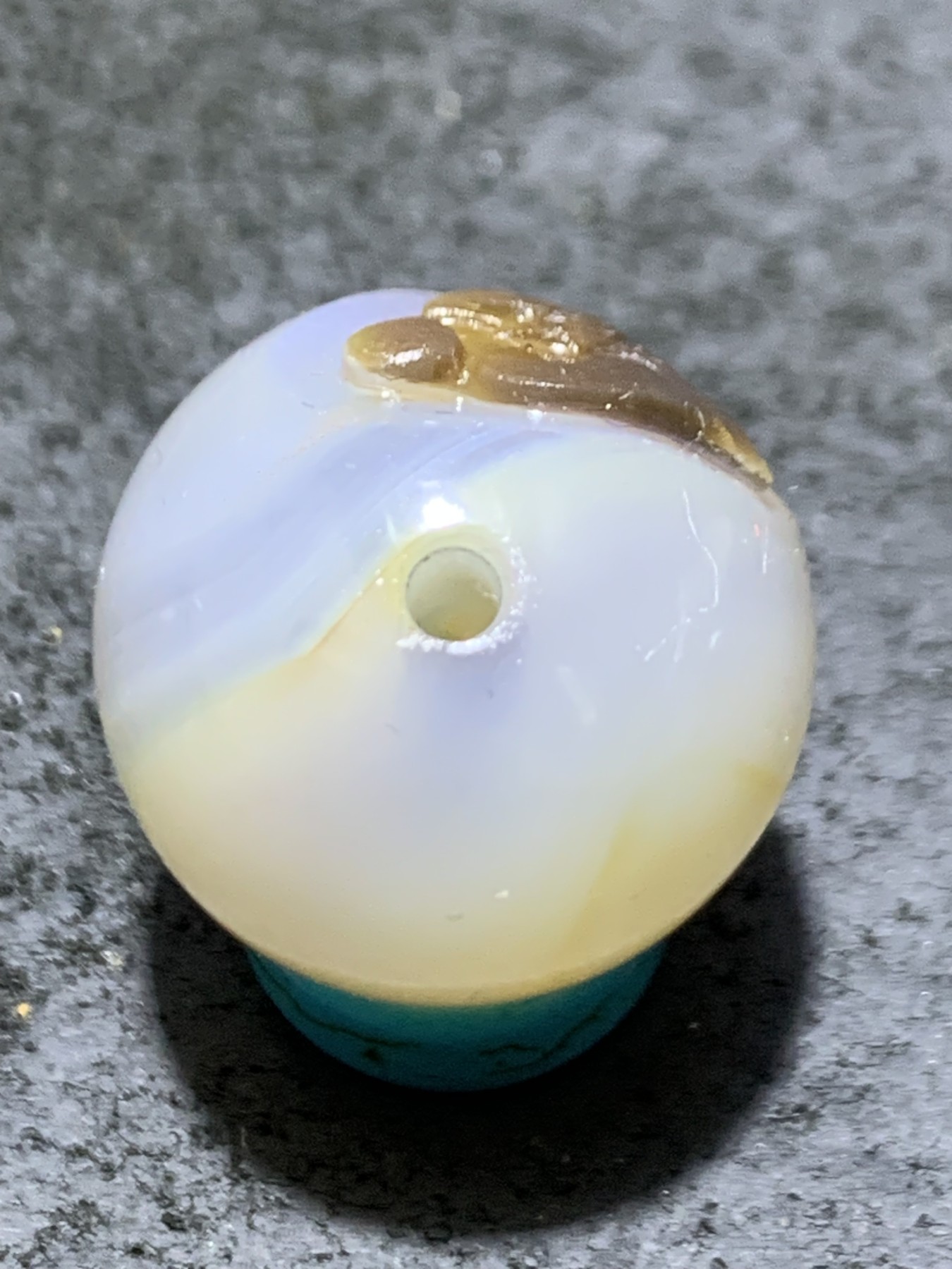 精美高玉化亚光海洋玉髓手工俏色巧雕无相佛意境圆珠一个！