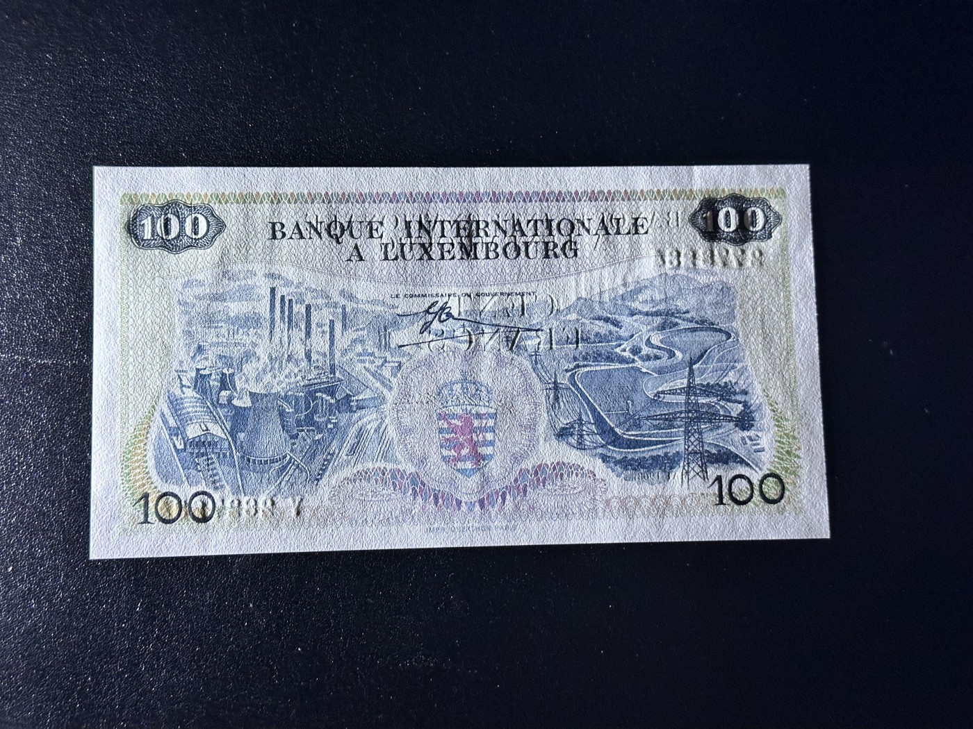 《外钞收藏家》第二百九十一期（荷兰比利时卢森堡欧元专场）（连拍第二场） 卢森堡1968年100法郎 全新UNC