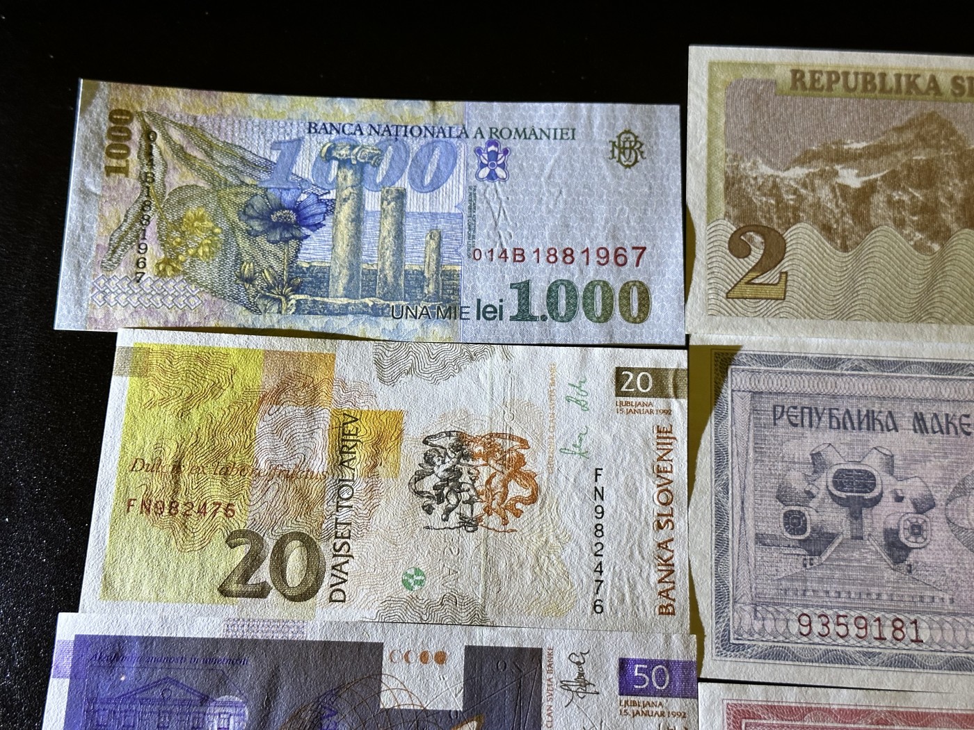 《外钞收藏家》第二百九十一期（荷兰比利时卢森堡欧元专场）（连拍第二场） 东欧纸币10枚 含斯洛文尼亚、马其顿、罗马尼亚等 全新