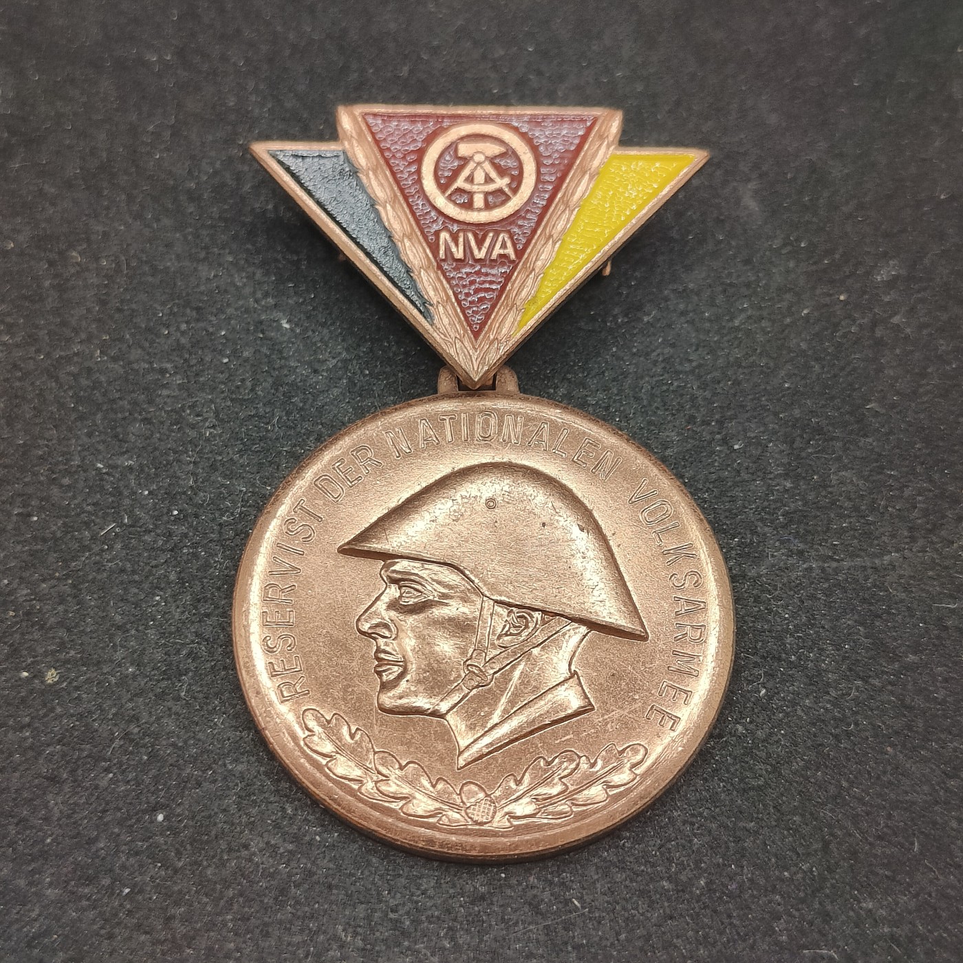 全场0元起拍 第83期 咸鱼国勋章拍卖专场 8月20日（周日）下午6：00开始 东德预备役证章