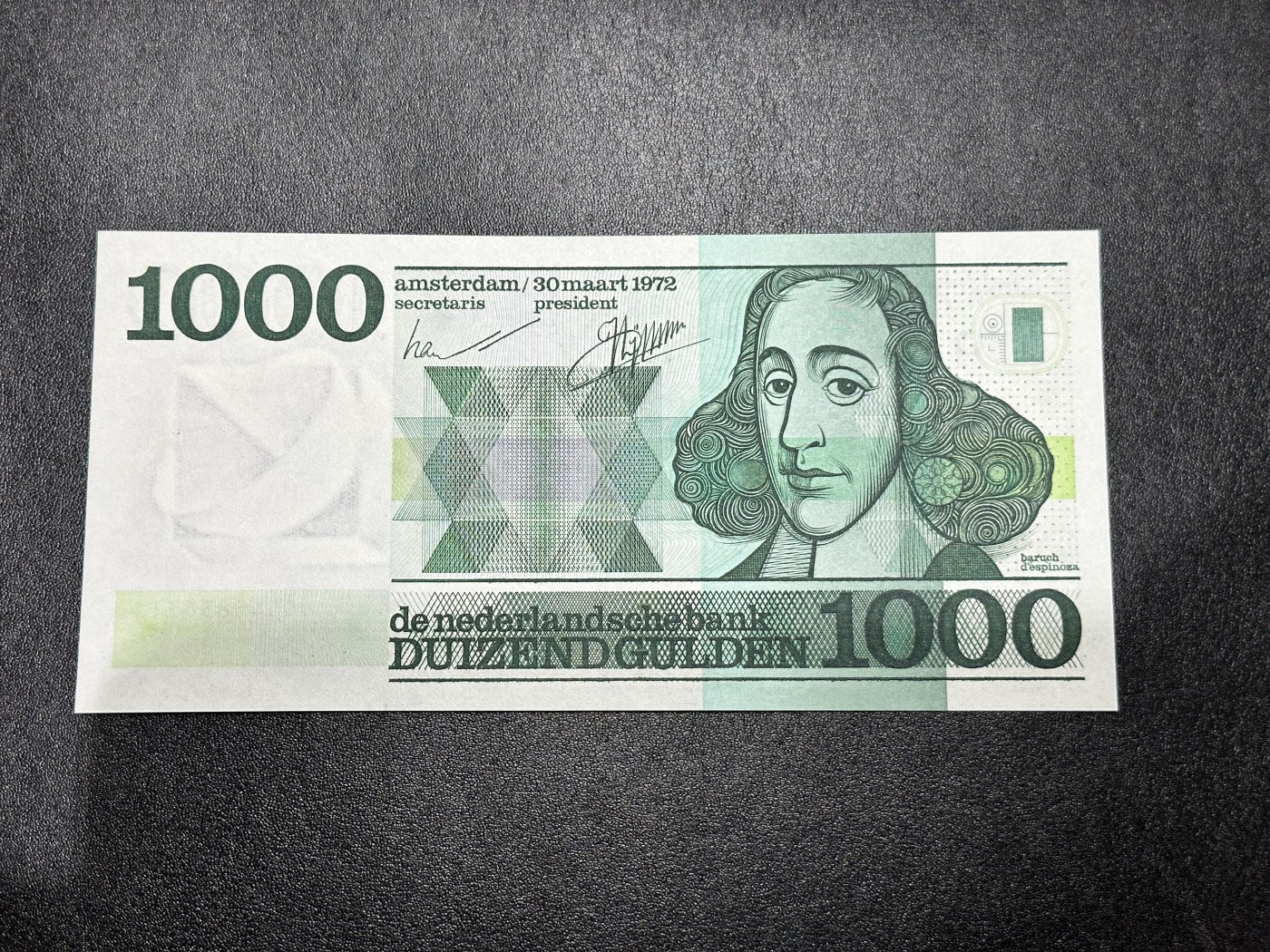 《外钞收藏家》第二百九十一期（荷兰比利时卢森堡欧元专场）（连拍第二场） 荷兰人像版1972年1000盾 全新UNC