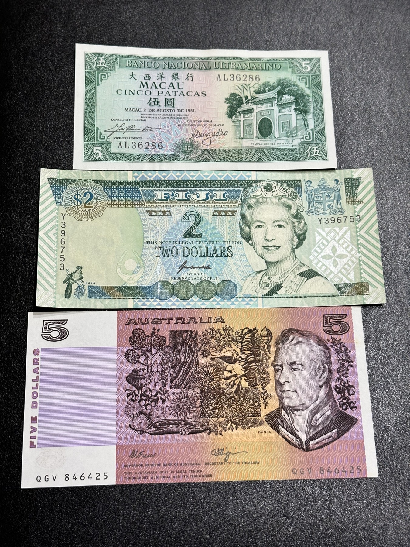 《外钞收藏家》第二百九十二期（连拍第三场） 澳门、斐济、澳大利亚三张一起 澳门有折 澳大利亚一个潮点 斐济全新