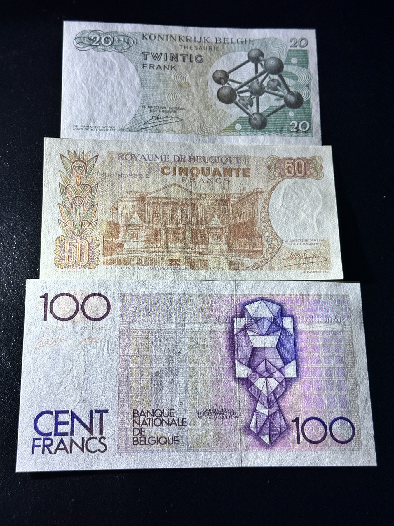 《外钞收藏家》第二百九十一期（荷兰比利时卢森堡欧元专场）（连拍第二场） 比利时小额法郎3张 全新 50面额一个角钝