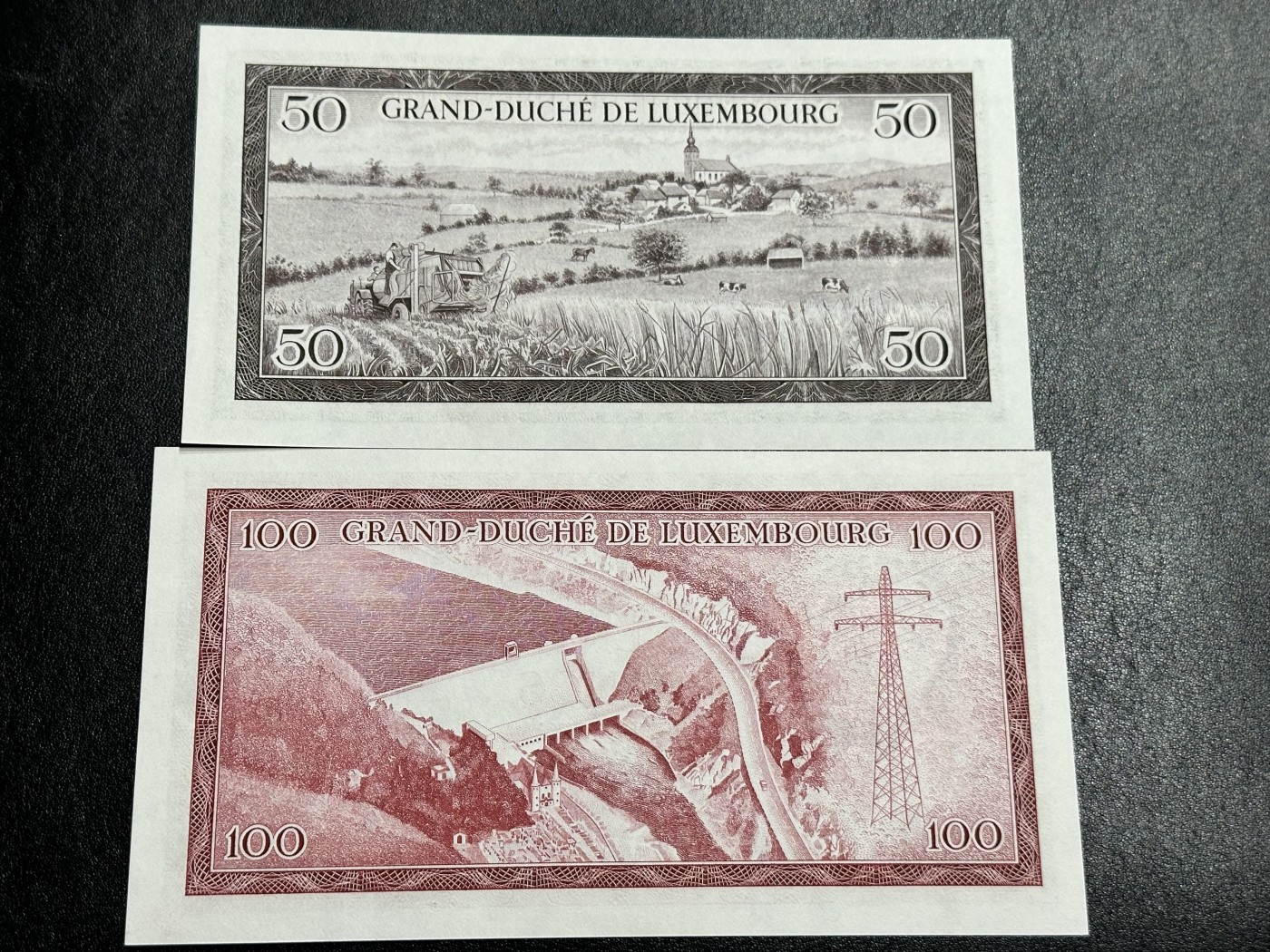 《外钞收藏家》第二百九十一期（荷兰比利时卢森堡欧元专场）（连拍第二场） 卢森堡60年代女王版50/100法郎 全新UNC