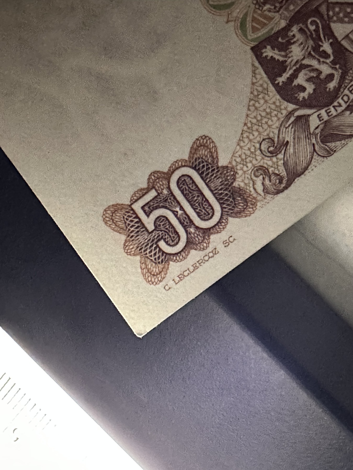 《外钞收藏家》第二百九十一期（荷兰比利时卢森堡欧元专场）（连拍第二场） 比利时小额法郎3张 全新 50面额一个角钝