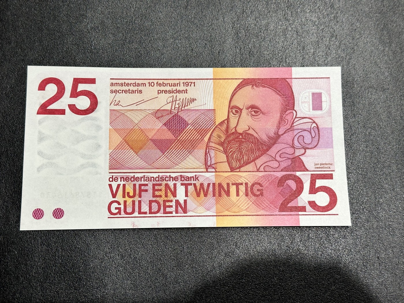 《外钞收藏家》第二百九十一期（荷兰比利时卢森堡欧元专场）（连拍第二场） 荷兰人像版1971年25盾全新UNC