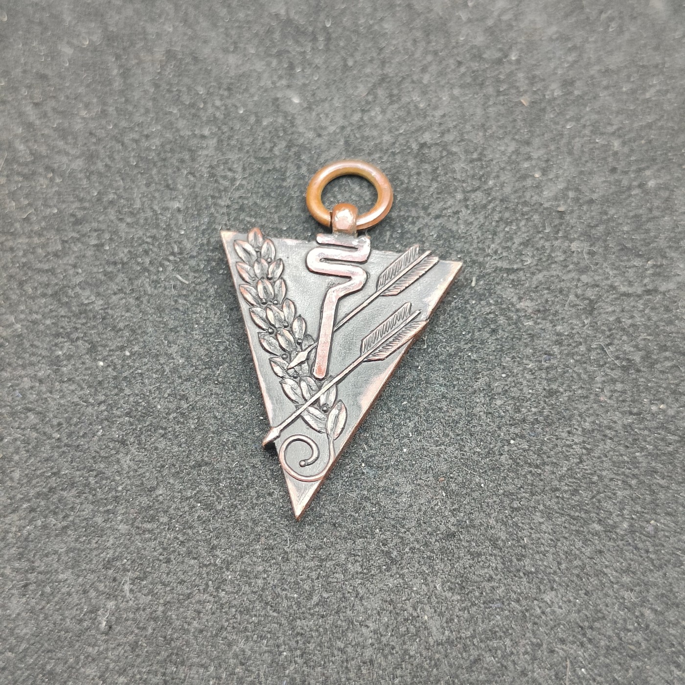 全场0元起拍 第83期 咸鱼国勋章拍卖专场 8月20日（周日）下午6：00开始 日本战前 弓道会徽章