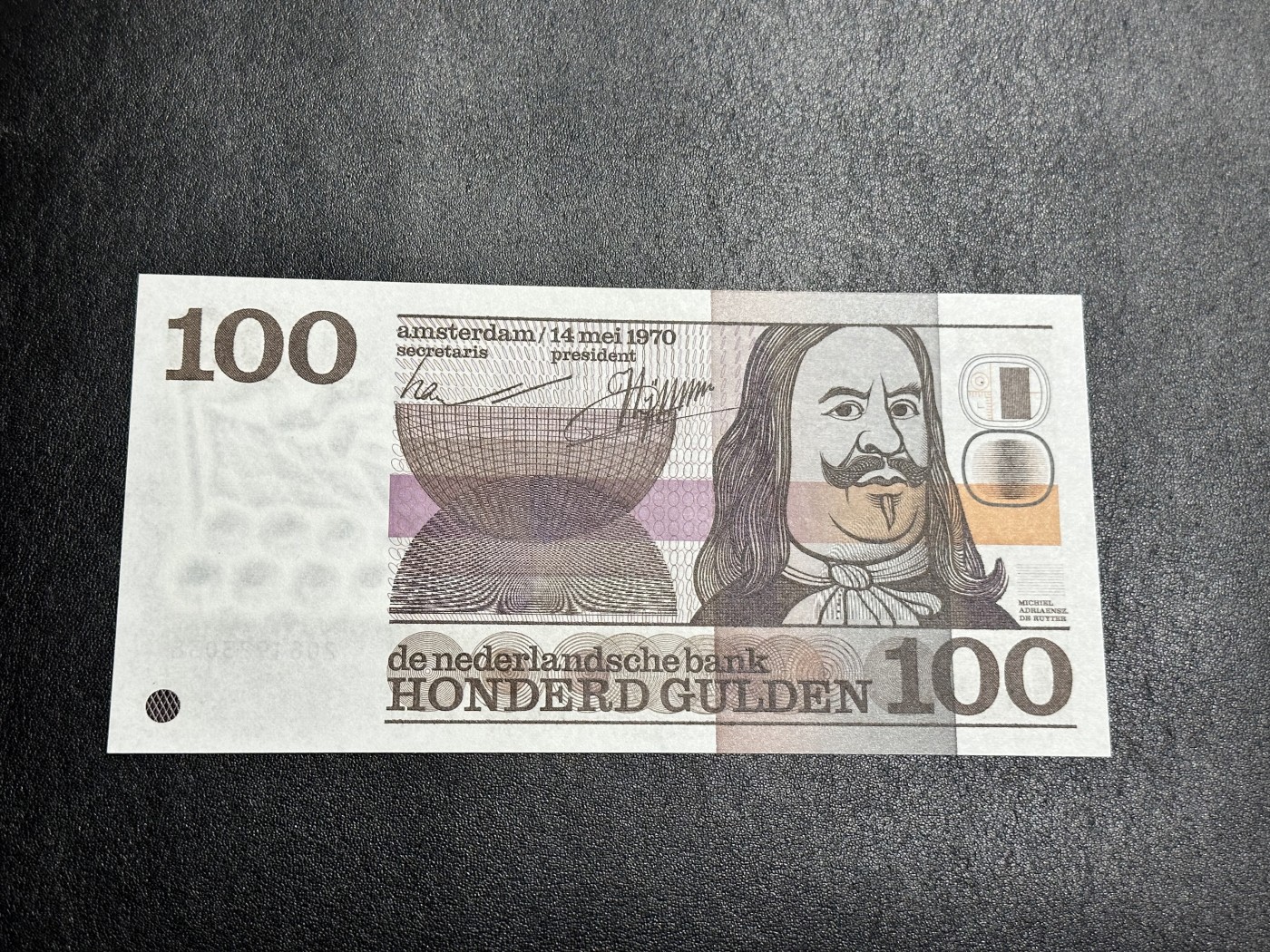 《外钞收藏家》第二百九十一期（荷兰比利时卢森堡欧元专场）（连拍第二场） 荷兰人像版1970年100盾全新UNC