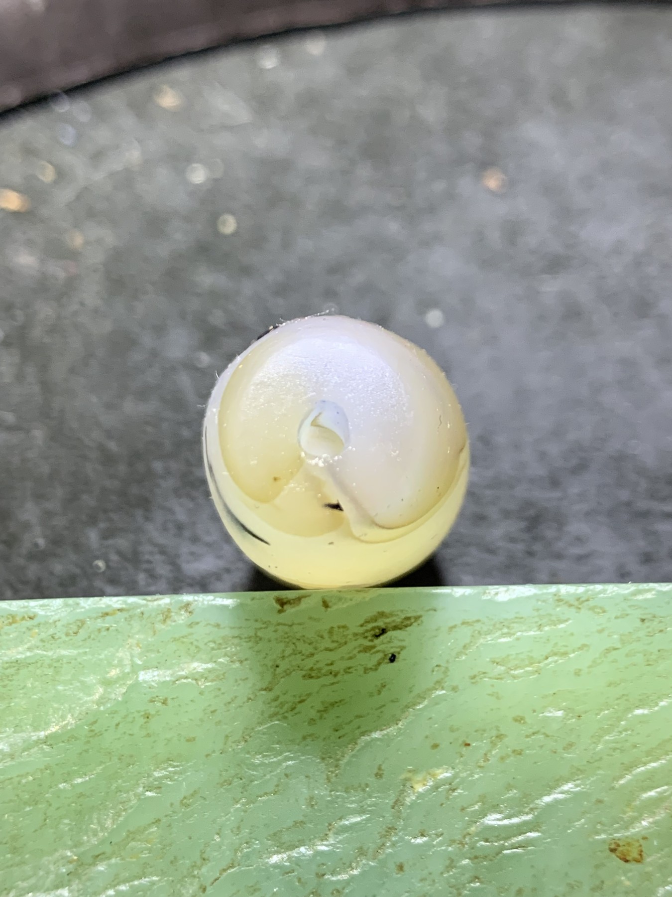 精美高玉化亚光海洋玉髓手工俏色巧雕普度众生大桶珠一个！