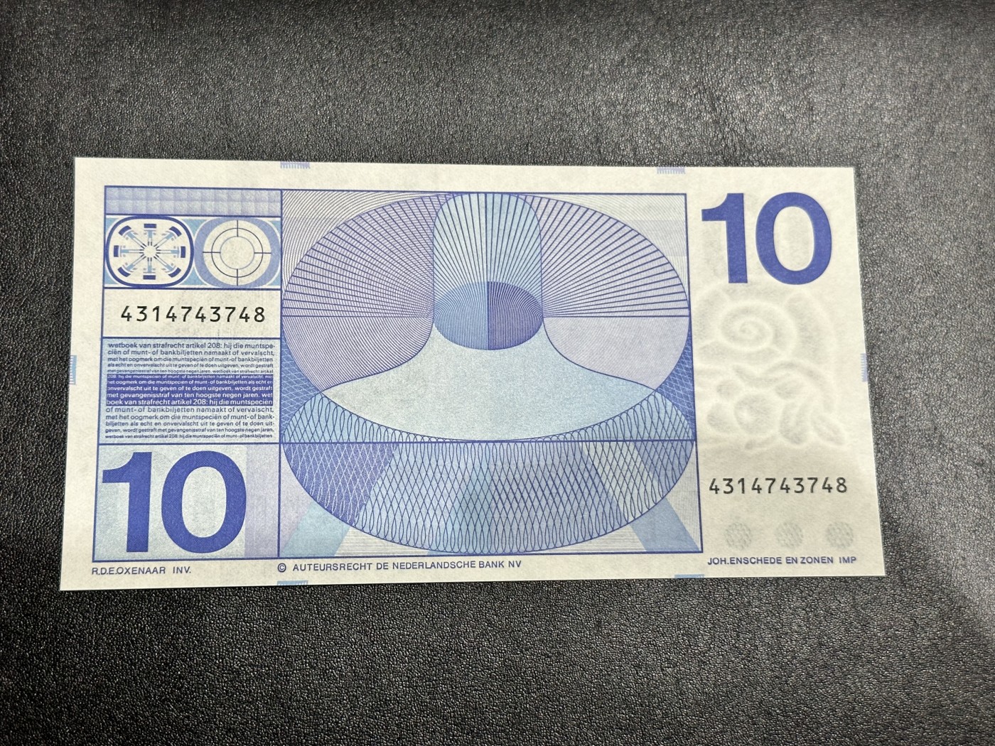 《外钞收藏家》第二百九十一期（荷兰比利时卢森堡欧元专场）（连拍第二场） 荷兰人像版1968年10盾 全新UNC