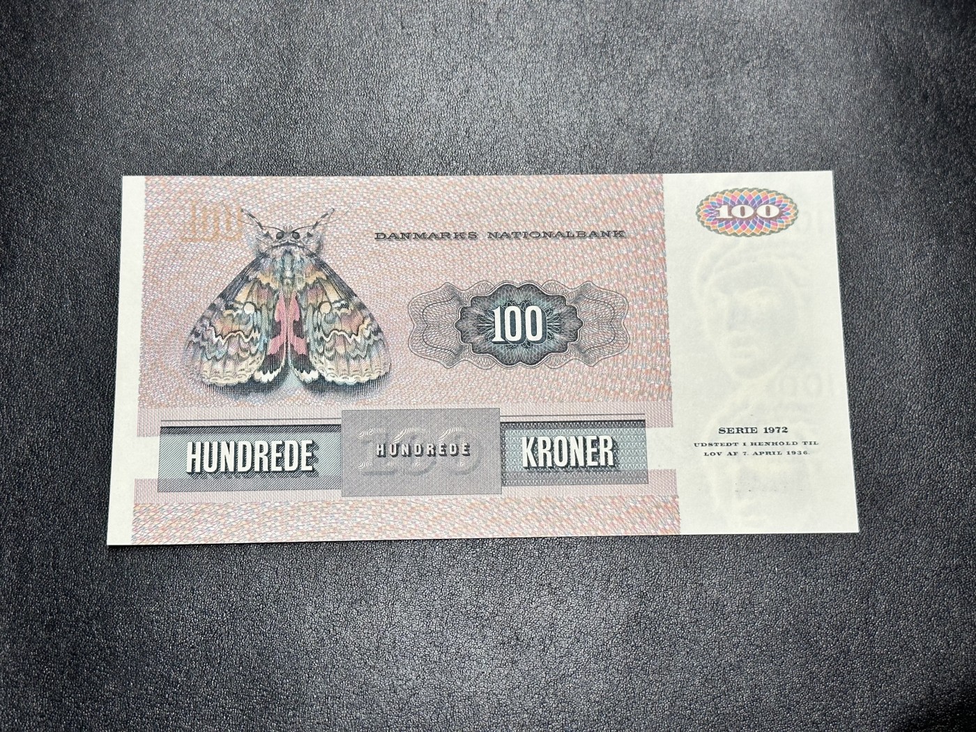 《外钞收藏家》第二百九十二期（连拍第三场） 丹麦动物版100克朗 近全新 边上有荧光反应