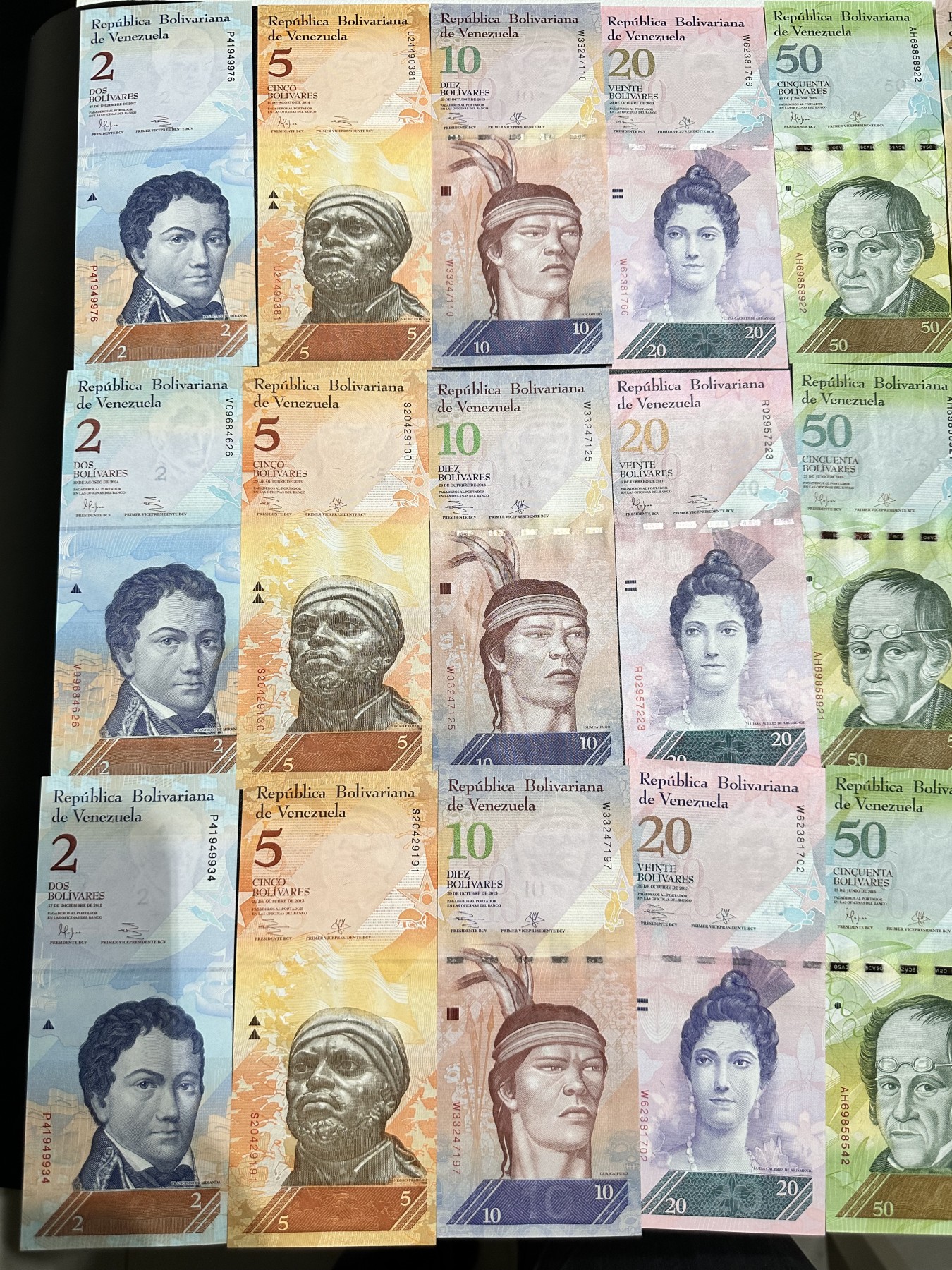 《外钞收藏家》第二百九十二期（连拍第三场） 全新品相委内瑞拉纸币 三套一起 全新UNC