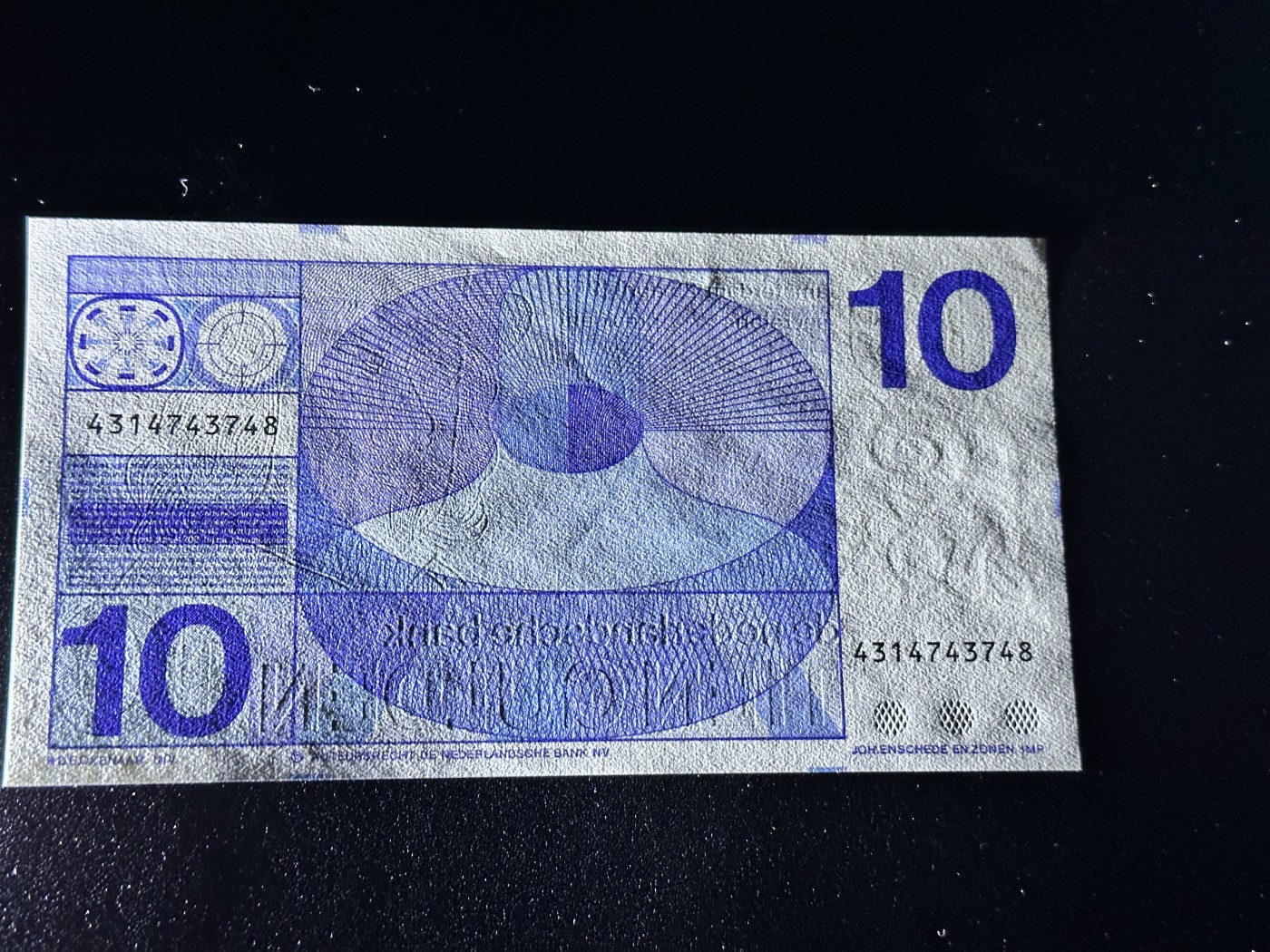 《外钞收藏家》第二百九十一期（荷兰比利时卢森堡欧元专场）（连拍第二场） 荷兰人像版1968年10盾 全新UNC