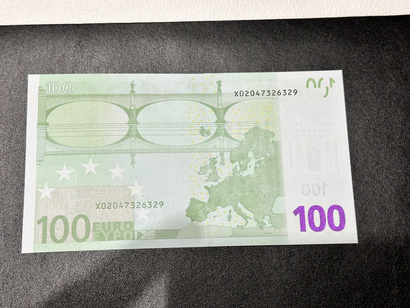 《外钞收藏家》第二百九十一期（荷兰比利时卢森堡欧元专场）（连拍第二场） 2002年100欧元首签，德国X字冠 全新UNC