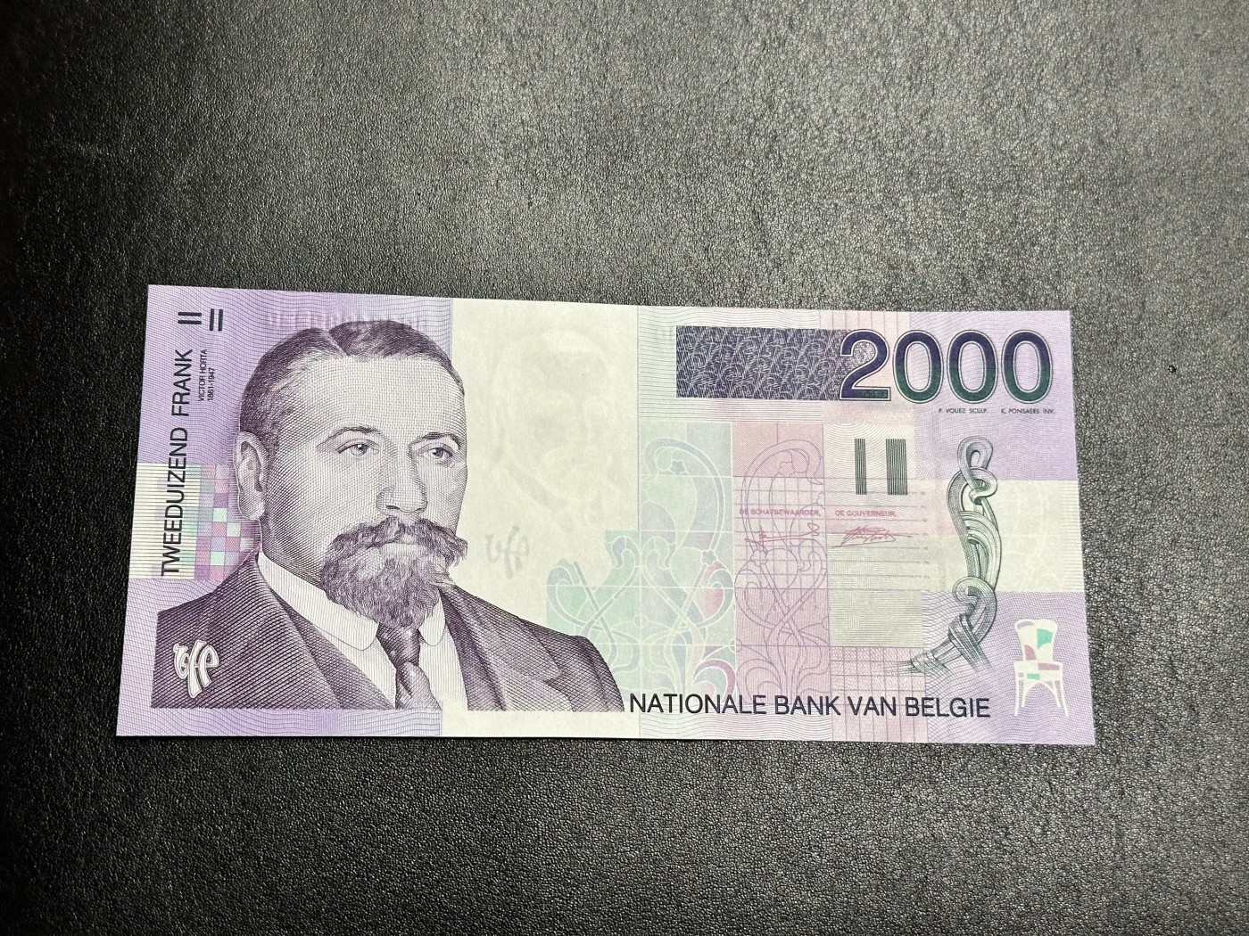 《外钞收藏家》第二百九十一期（荷兰比利时卢森堡欧元专场）（连拍第二场） 比利时2000法郎  全新UNC