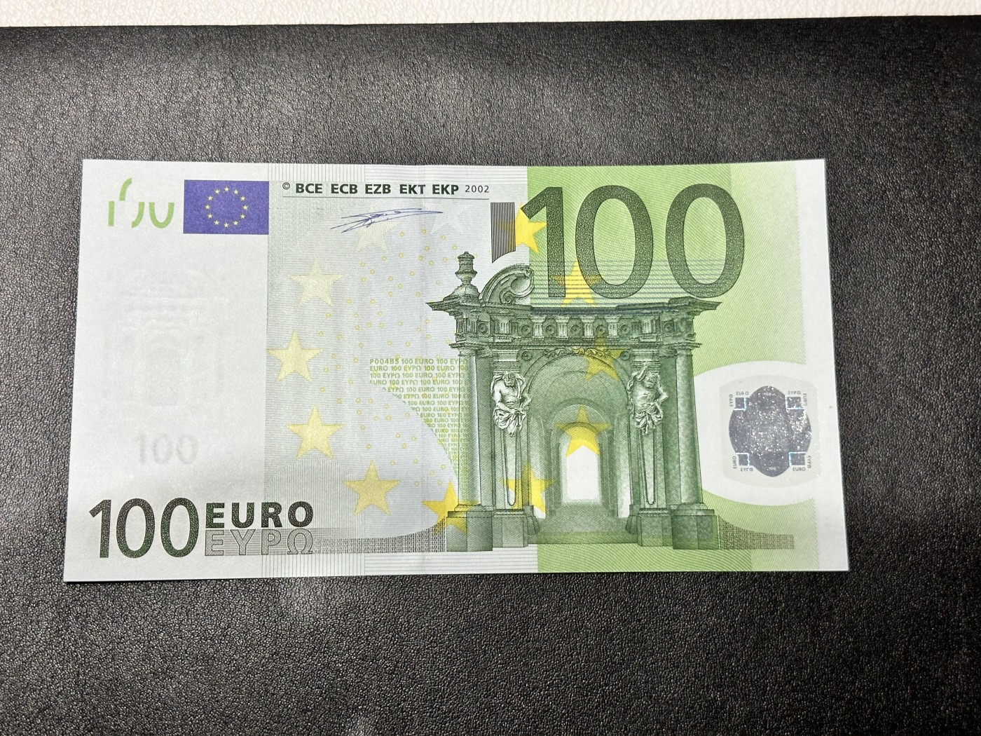 《外钞收藏家》第二百九十一期（荷兰比利时卢森堡欧元专场）（连拍第二场） 2002年100欧元首签，德国X字冠 全新UNC