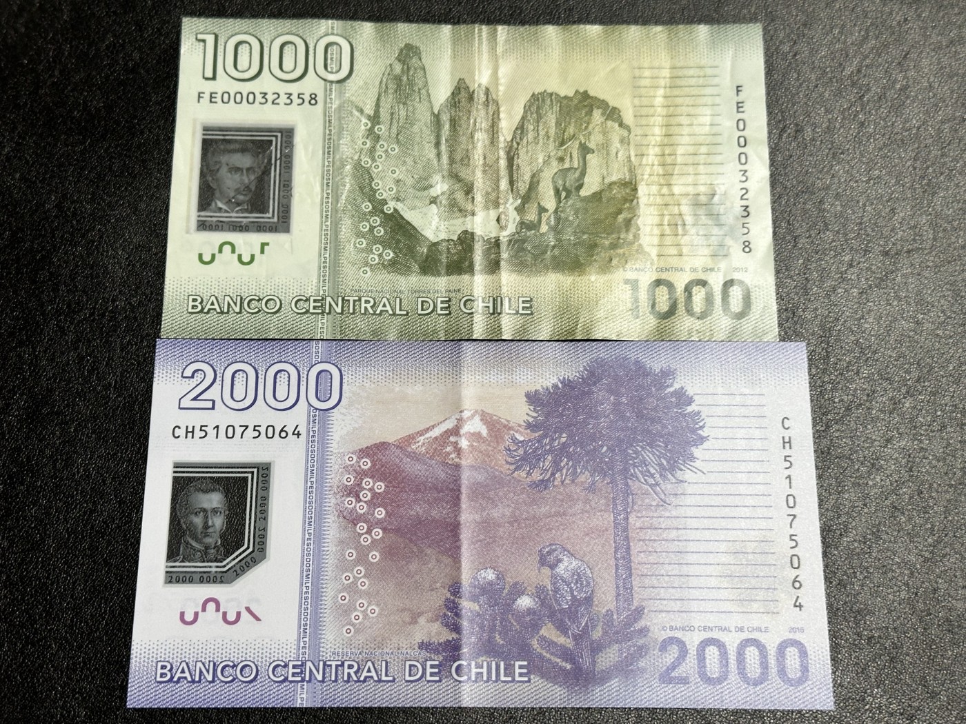 《外钞收藏家》第二百九十二期（连拍第三场） 智利1000、2000面额2张一起 AU品相