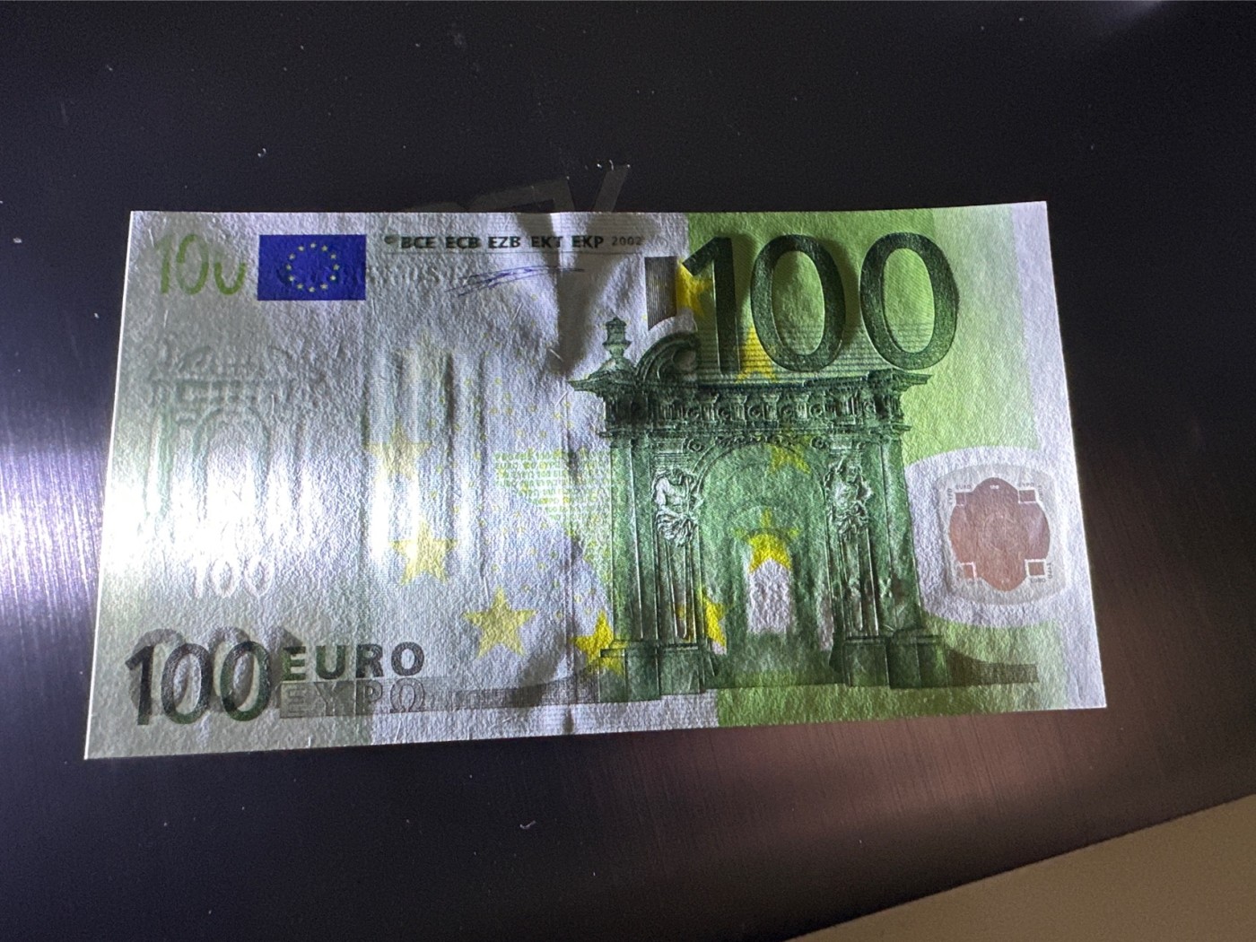 《外钞收藏家》第二百九十一期（荷兰比利时卢森堡欧元专场）（连拍第二场） 2002年100欧元首签，德国X字冠 全新UNC