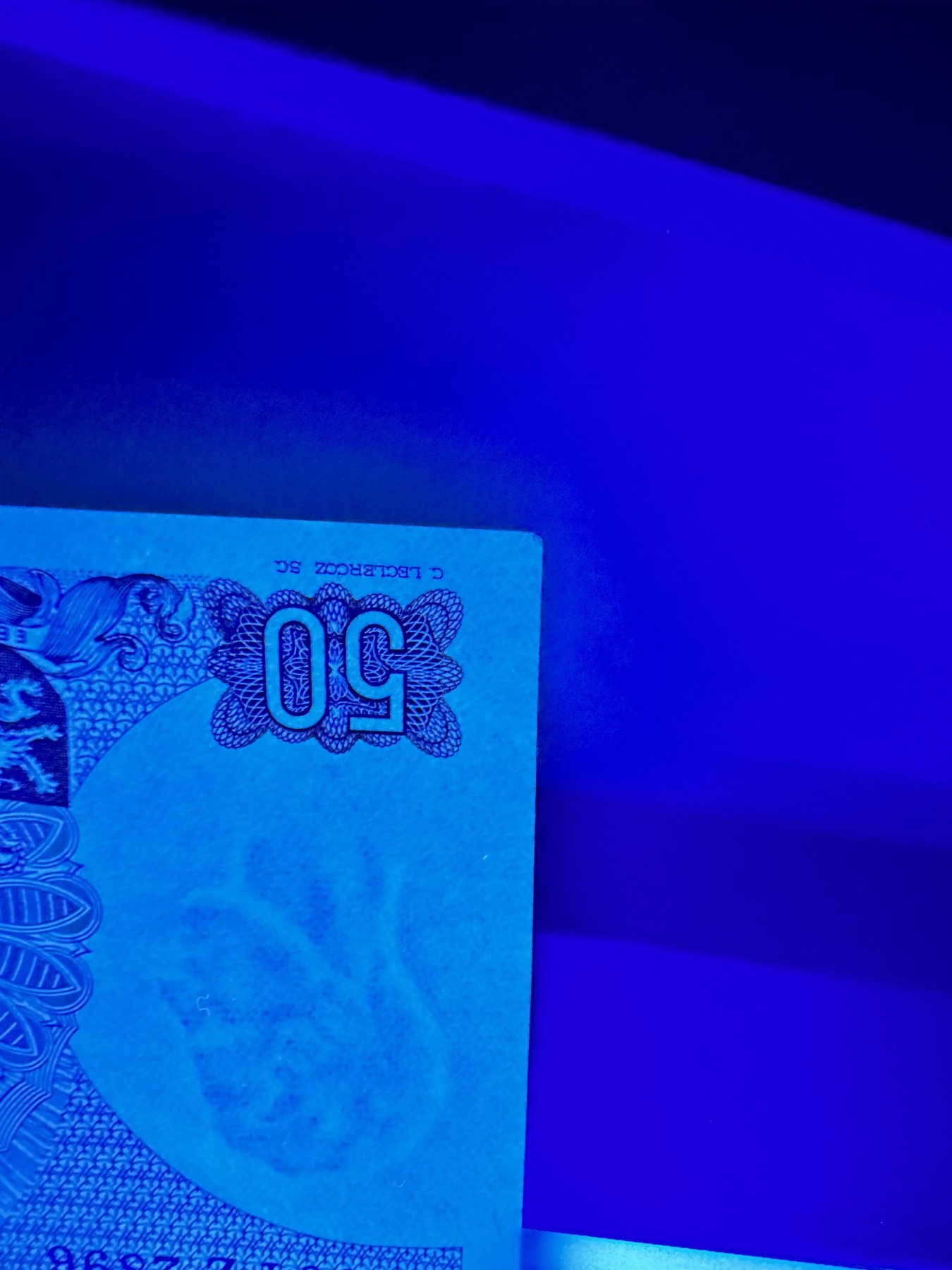 《外钞收藏家》第二百九十一期（荷兰比利时卢森堡欧元专场）（连拍第二场） 比利时小额法郎3张 全新 50面额一个角钝