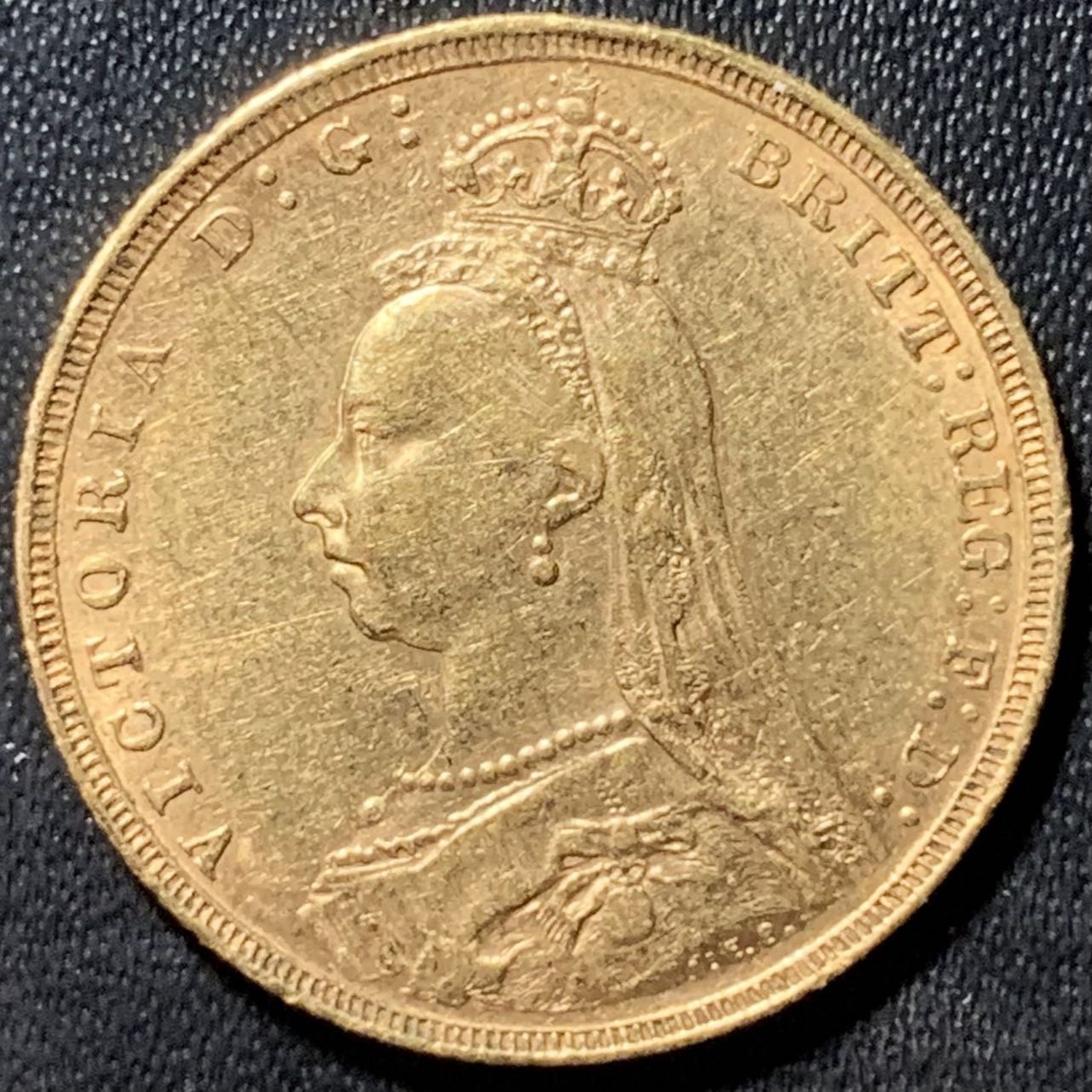 紫瑗钱币——第296期拍卖 英国 1889年 维多利亚女王 高冠披纱 马剑 1索维林(磅) 8克 0.917金