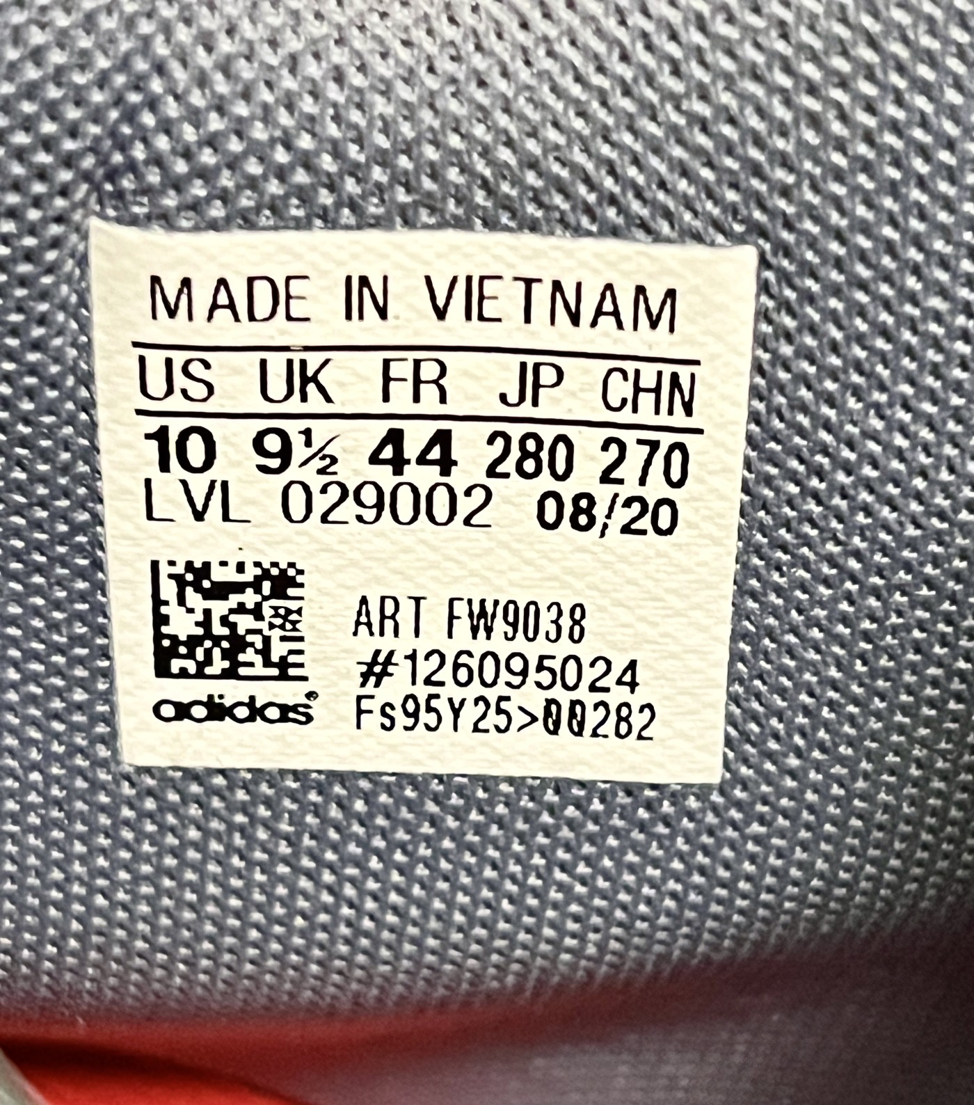 零元拍：著名影星汤姆-哈迪和NBA“蜘蛛侠”多诺万-米切尔双亲签Marvel × Adidas D.O.N. Issue 2球员版战靴