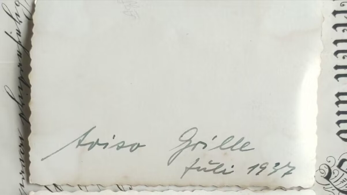 老威廉第四次麦稀奇拍卖 德三海军“蟋蟀”号通讯舰照片，该船曾作为小胡子的座舰。二战初期经过改装当布雷舰使用，也曾作为占领挪威后该地区海军的指挥舰服役，挺出名的一条船