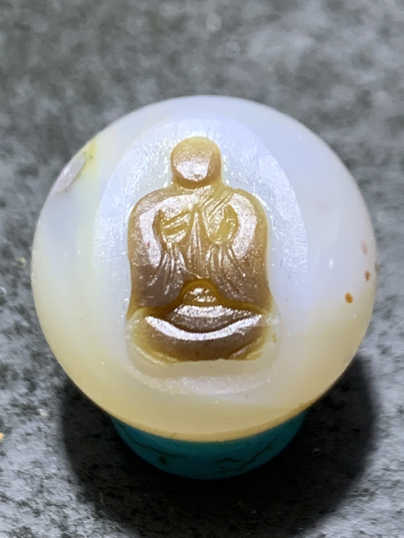 精美高玉化亚光海洋玉髓手工俏色巧雕无相佛意境圆珠一个！