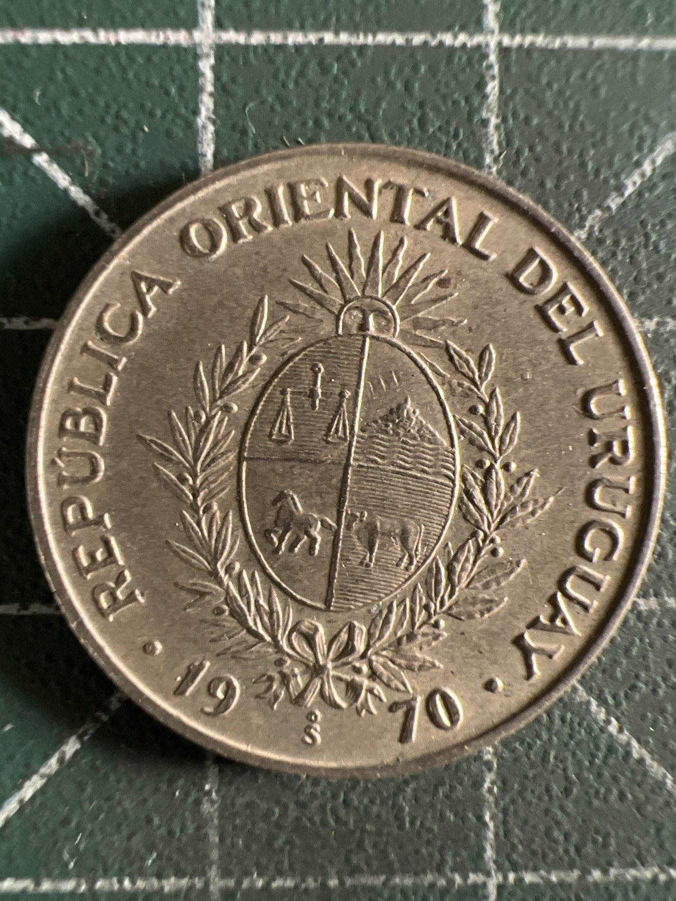 泡泡堂第381期 硬币专场 （无押金，捡漏，全场20包邮，偏远地区除外，接收代拍业务）  乌拉圭20比索