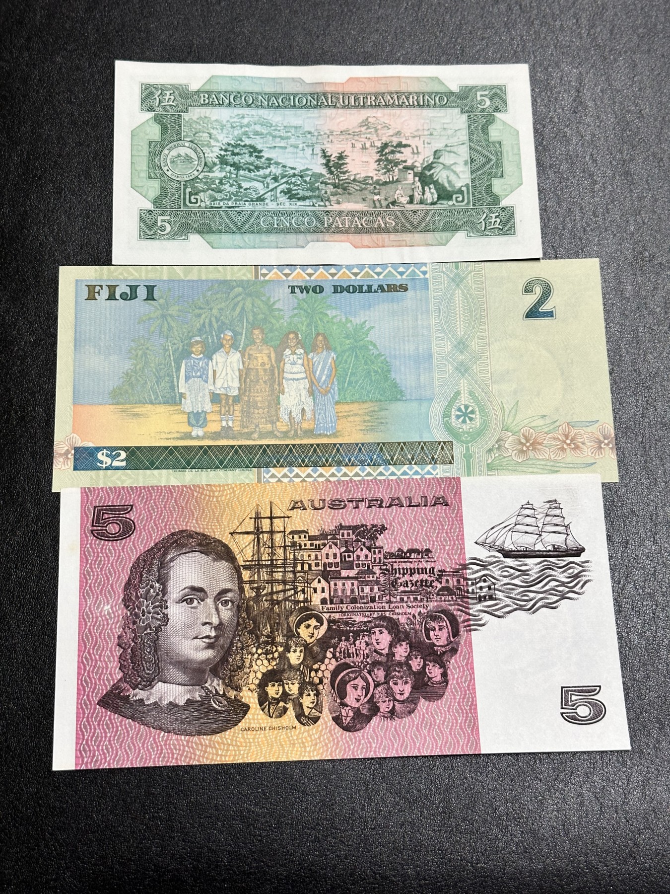 《外钞收藏家》第二百九十二期（连拍第三场） 澳门、斐济、澳大利亚三张一起 澳门有折 澳大利亚一个潮点 斐济全新