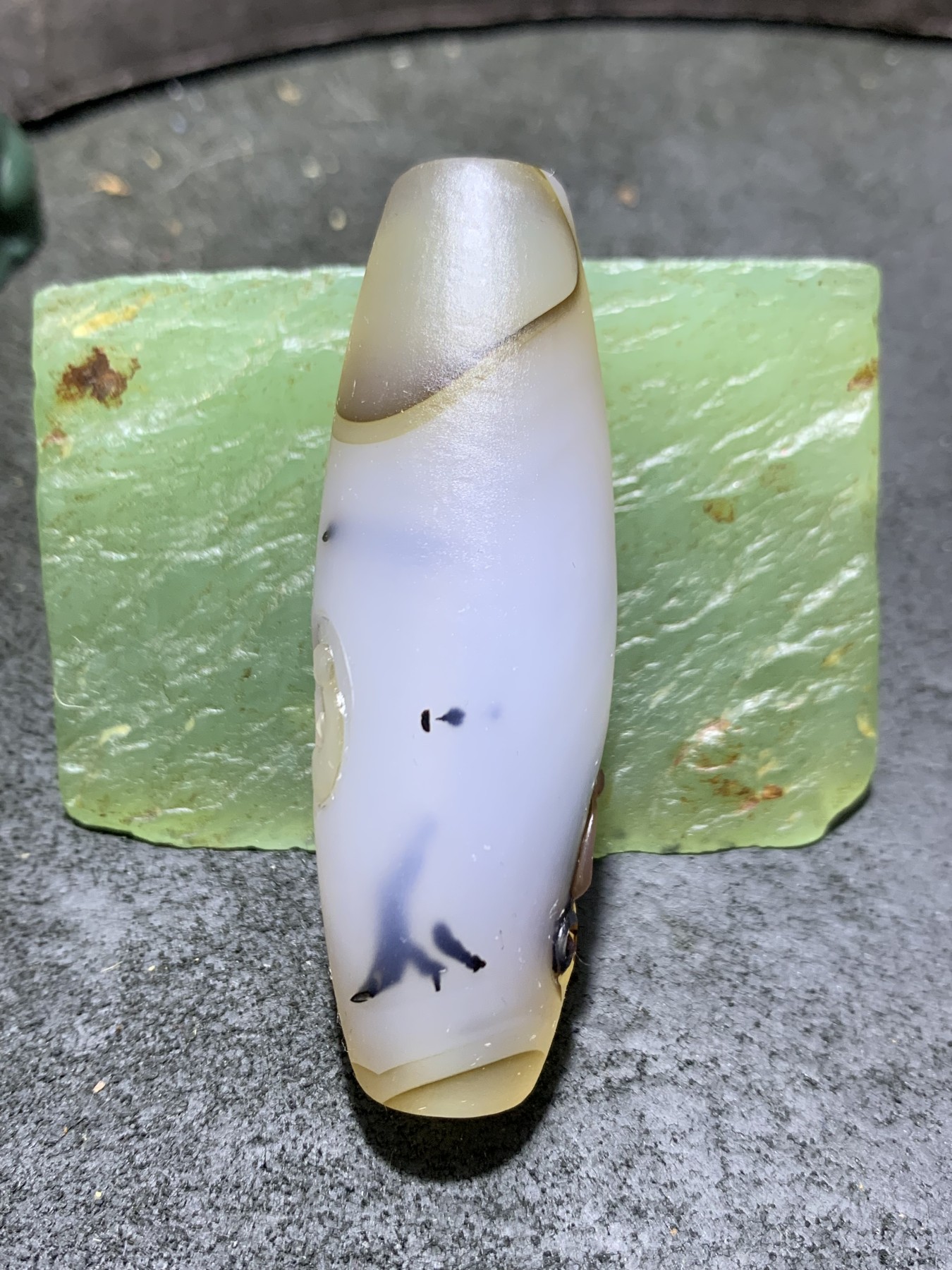 精美高玉化亚光海洋玉髓手工俏色巧雕普度众生大桶珠一个！
