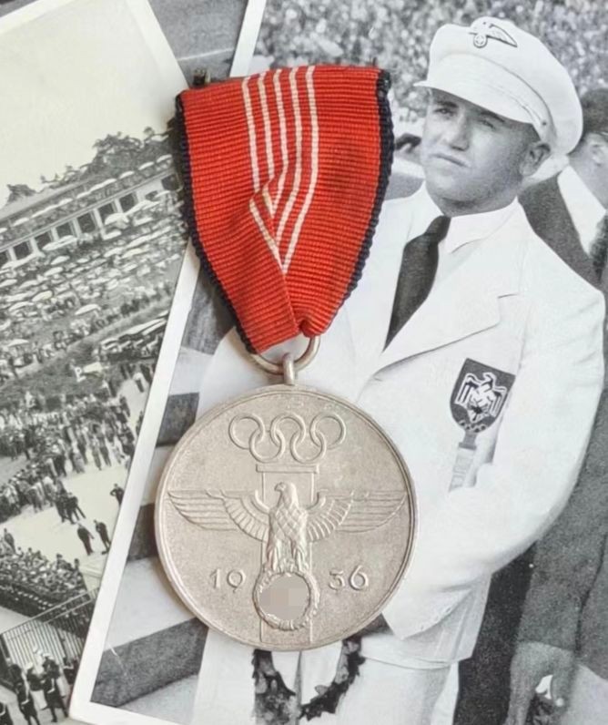 老威廉第四次麦稀奇拍卖 德国1936年奥林匹克纪念章，这一级别授予奥运会各级工作人员和负责安保的官兵们，纪念章授予量约5W枚