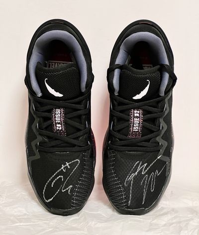 零元拍：著名影星汤姆-哈迪和NBA“蜘蛛侠”多诺万-米切尔双亲签Marvel × Adidas D.O.N. Issue 2球员版战靴 - 零元拍：著名影星汤姆-哈迪和NBA“蜘蛛侠”多诺万-米切尔双亲签Marvel × Adidas D.O.N. Issue 2球员版战靴
