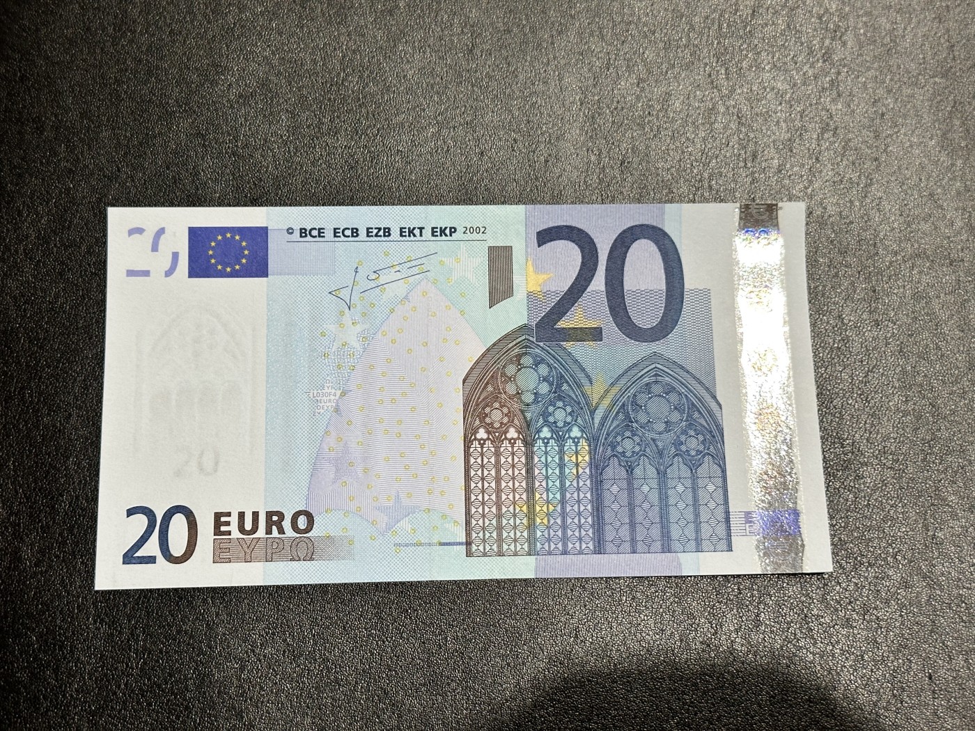 《外钞收藏家》第二百九十一期（荷兰比利时卢森堡欧元专场）（连拍第二场） 2002年20欧元次签，法国U字冠 全新UNC