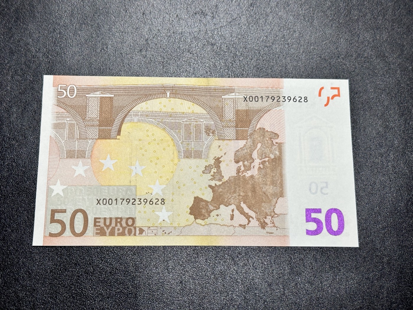 《外钞收藏家》第二百九十一期（荷兰比利时卢森堡欧元专场）（连拍第二场） 2002年50欧元首签，德国X字冠 全新UNC