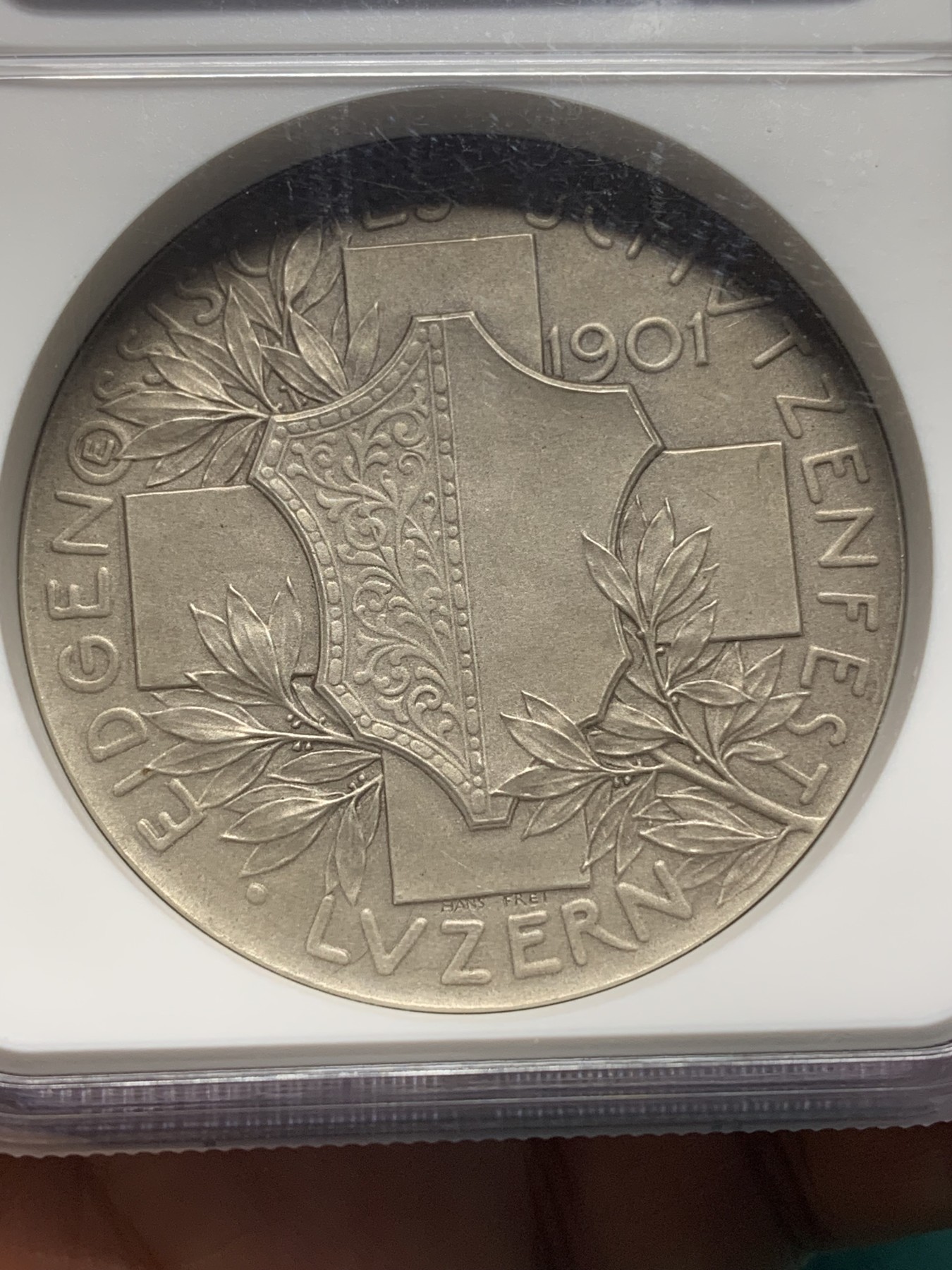 欢迎参加《竞宝斋》为爱冲冲冲 七夕特拍专场 ！第191场 (全场包邮) NGC-MS65 瑞士 1901年 卢塞恩 射击节 45MM大银章 加厚盒 经典设计 难得高分