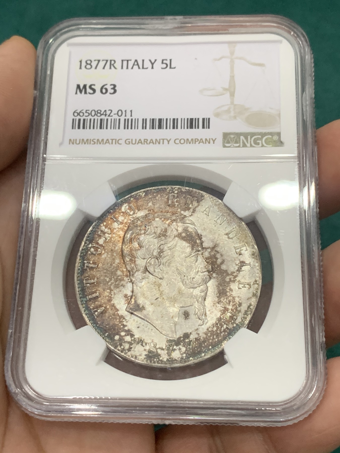 欢迎参加《竞宝斋》为爱冲冲冲 七夕特拍专场 ！第191场 (全场包邮) NGC-MS63 意大利1877-R 埃曼纽尔二世 5里拉银币 五彩包浆 细节一流 状态超棒的一枚