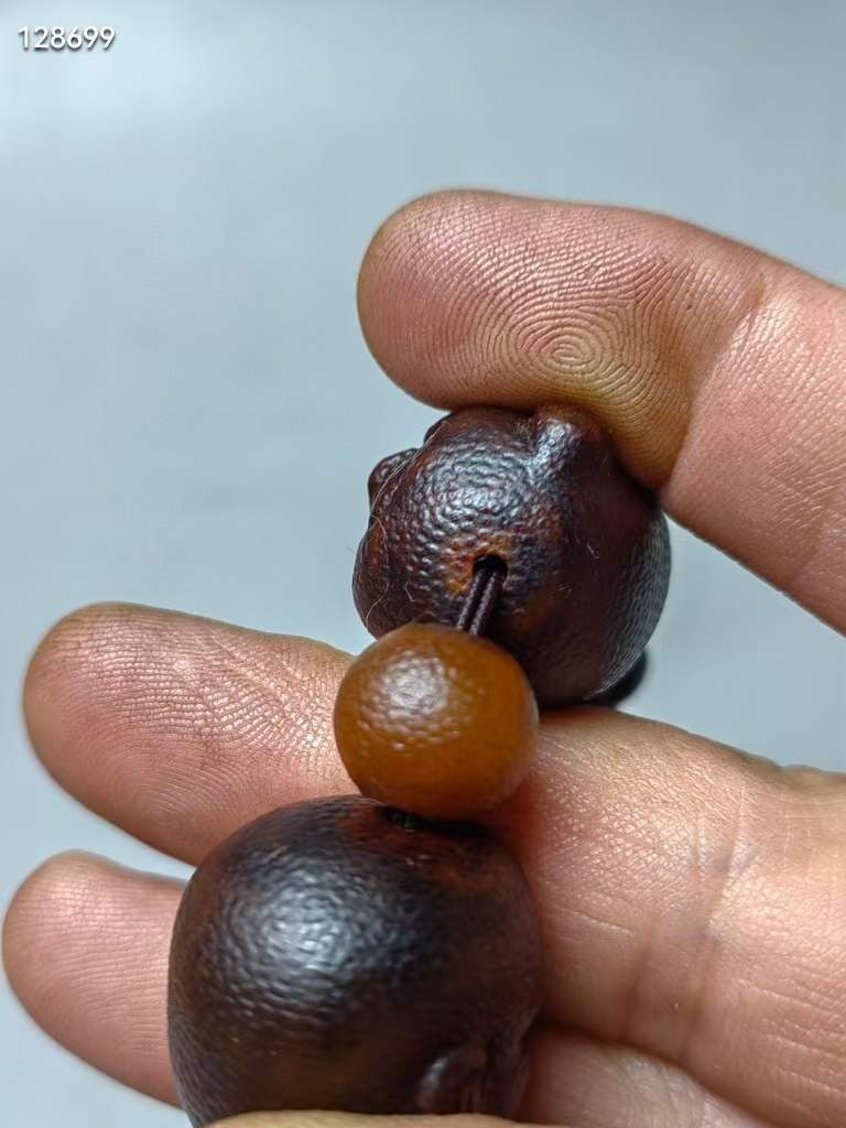 老x牛角手串雕刻弥勒佛 鱼子纹清晰 品相完好