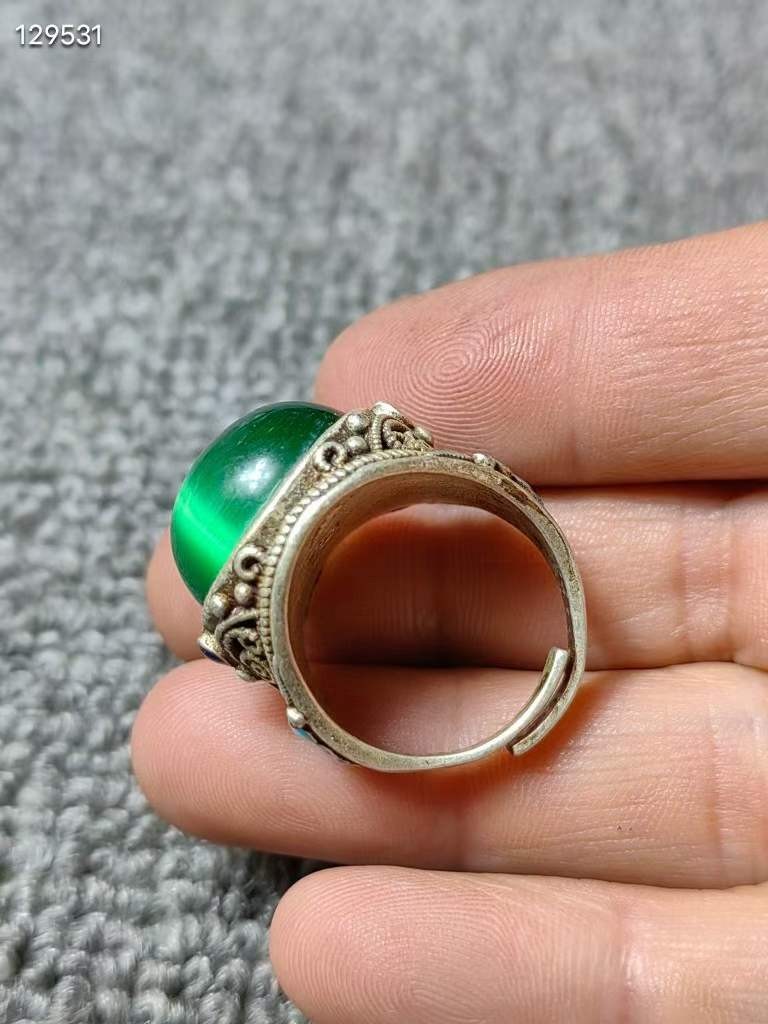 老银烧蓝镶嵌猫眼石戒指 老银烧蓝镶嵌猫眼石戒指