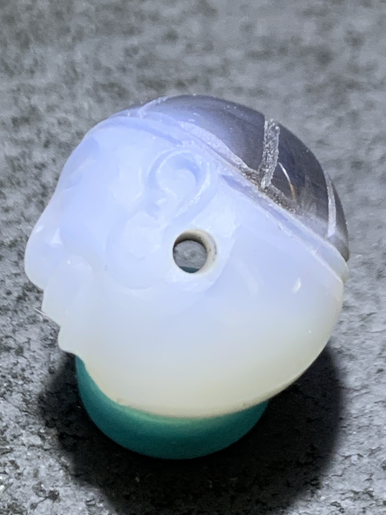 精美高玉化亚光海洋玉髓手工俏色地主圆珠一个！