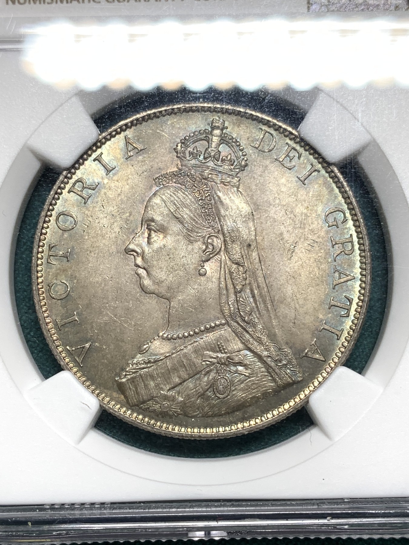 欢迎参加《竞宝斋》为爱冲冲冲 七夕特拍专场 ！第191场 (全场包邮) NGC MS64 1887年维多利亚高冠双弗洛林4先令银币 罗马体 极品原光五彩