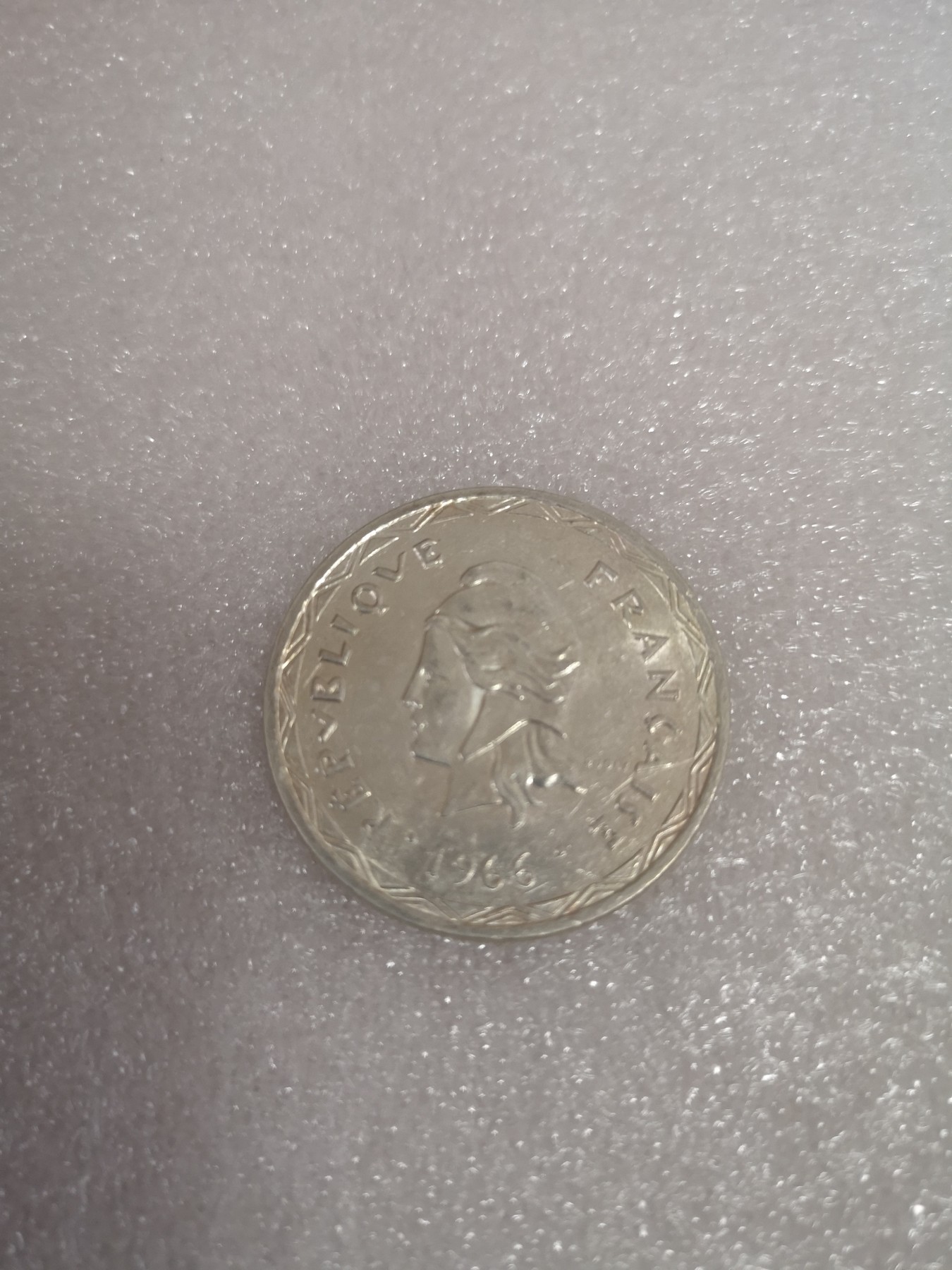 长老汇第33场老银币拍卖 1966新赫布里底100法郎银币，25克大银