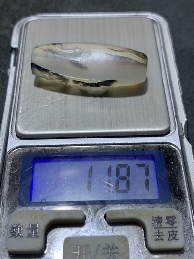 精美高玉化亚光草花纹海洋玉髓手工俏色巧雕禅字一心向佛，参禅悟道意境桶珠一个！ 精美高玉化亚光草花纹海洋玉髓手工俏色巧雕禅字一心向佛，参禅悟道意境桶珠一个！