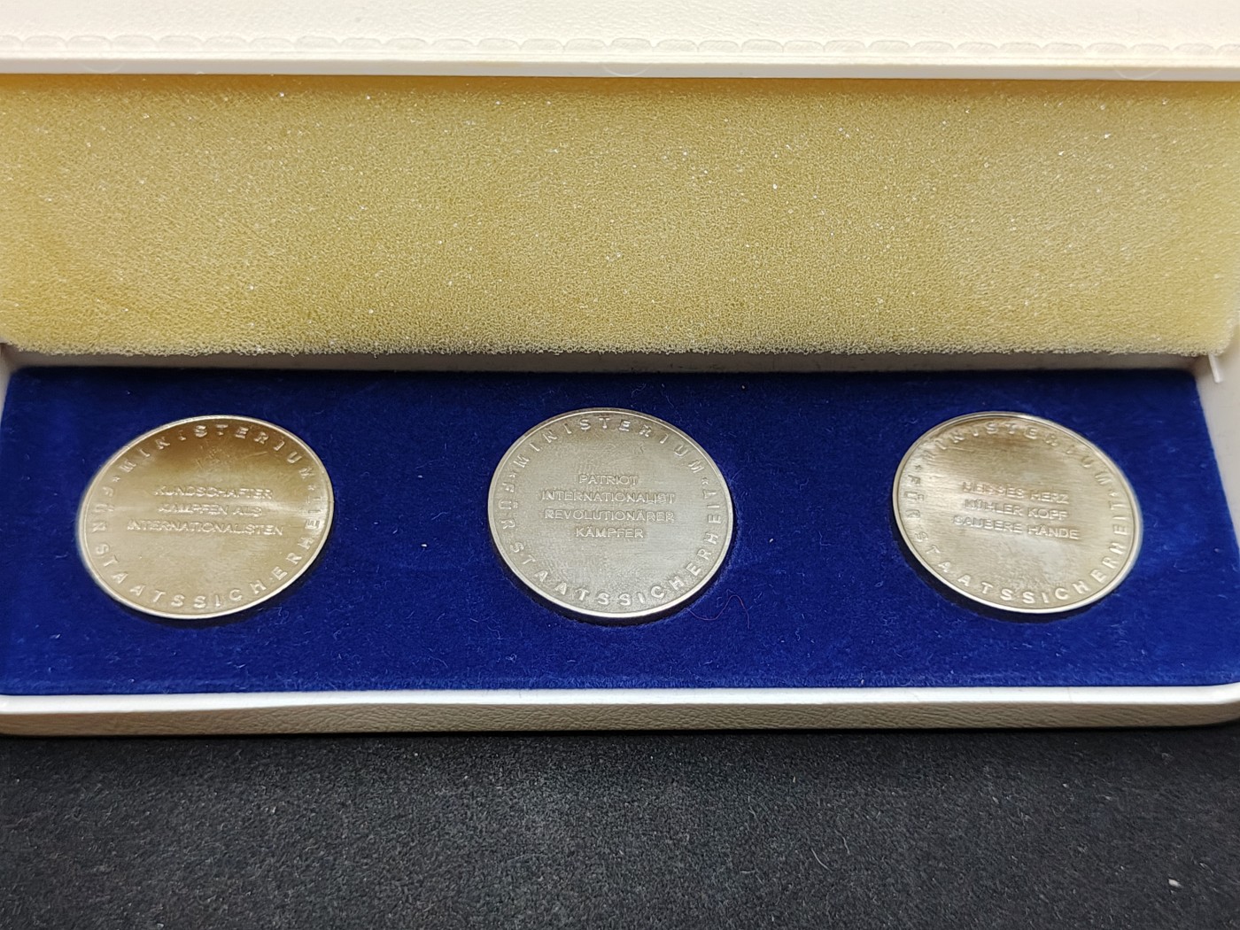 全场0元起拍 第83期 咸鱼国勋章拍卖专场 8月20日（周日）下午6：00开始 东德纪念章