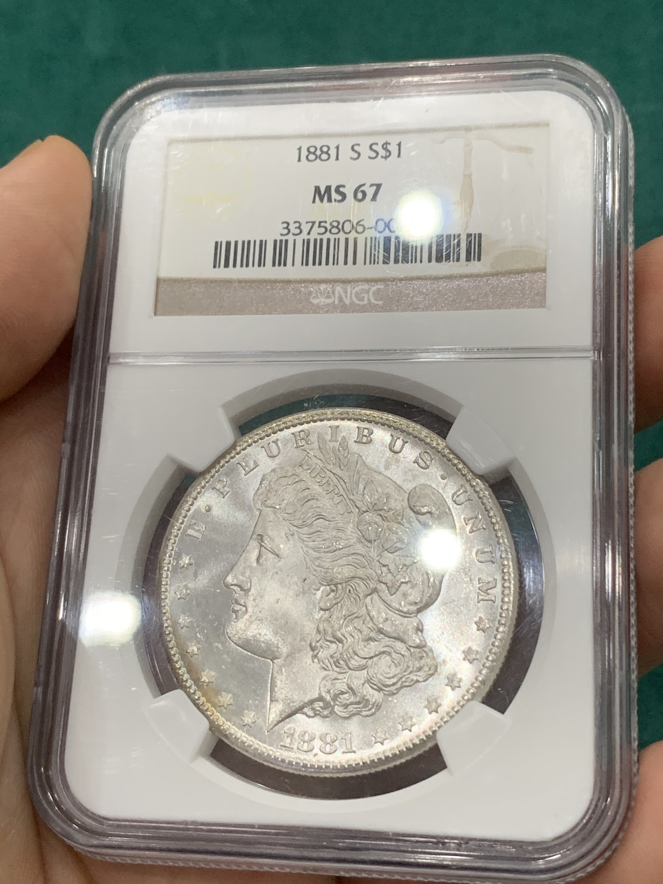 欢迎参加《竞宝斋》为爱冲冲冲 七夕特拍专场 ！第191场 (全场包邮) NGC-MS67 美国1881S  1美元 摩根银币 这个分数是摩根分水岭 市面上不多见了，买一枚少一枚 强车轮光 镜面底板