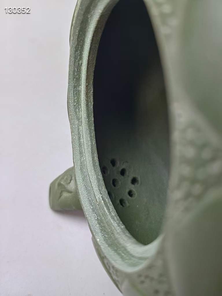 精品紫砂壶蒋蓉制壶青蛙莲子壶 老绿泥砂料制成 壶型精美绝伦 手工制作 制作工艺精湛 品相完好