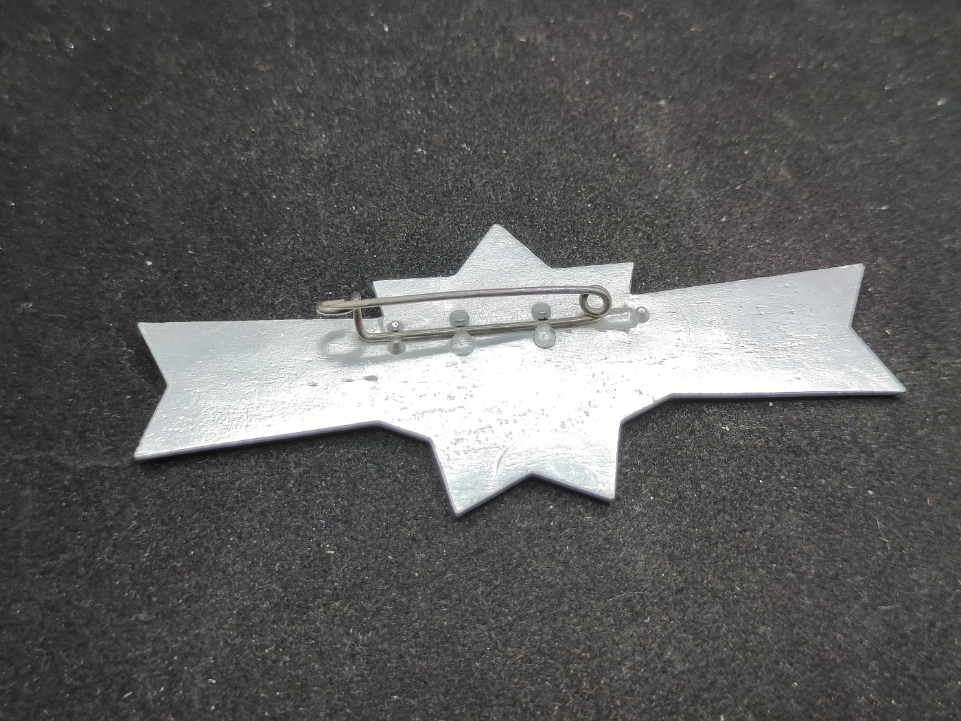 全场0元起拍 第83期 咸鱼国勋章拍卖专场 8月20日（周日）下午6：00开始 东德 华约15周年军演 武官徽章