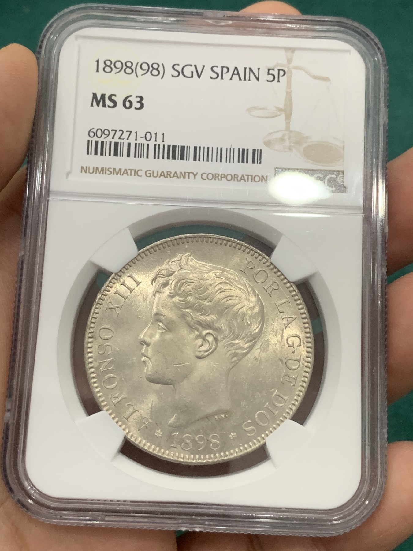 欢迎参加《竞宝斋》为爱冲冲冲 七夕特拍专场 ！第191场 (全场包邮) NGC-MS63 1898年西班牙阿方索十三世儿童头5比塞塔银币 十字转光 品相不错 值得收藏