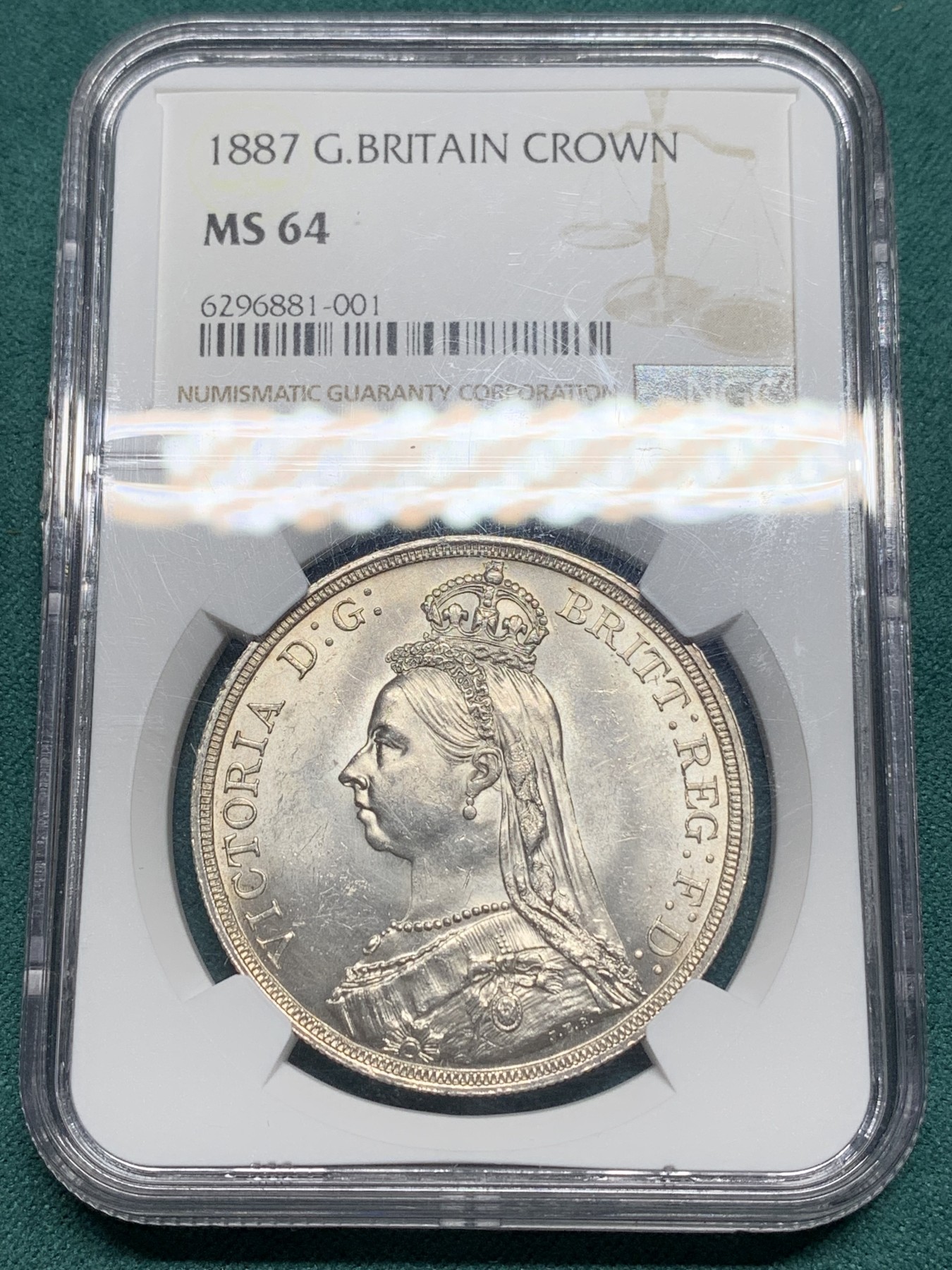 欢迎参加《竞宝斋》为爱冲冲冲 七夕特拍专场 ！第191场 (全场包邮) NGC MS64 英国 1887年维多利亚高冠马剑 克朗大银币 高分淡彩 状态不容错过